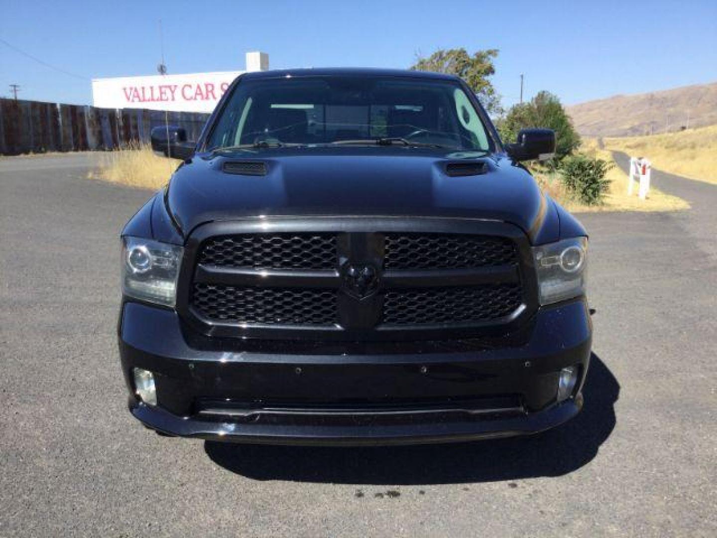 2018 Brilliant Black Crystal Pearl Coat /Black, leather RAM 1500 Sport Crew Cab SWB 4WD (1C6RR7MT8JS) with an 5.7L V8 OHV 16V engine, 8-Speed Automatic transmission, located at 1801 Main Street, Lewiston, 83501, (208) 743-9371, 46.417065, -117.004799 - Photo#7