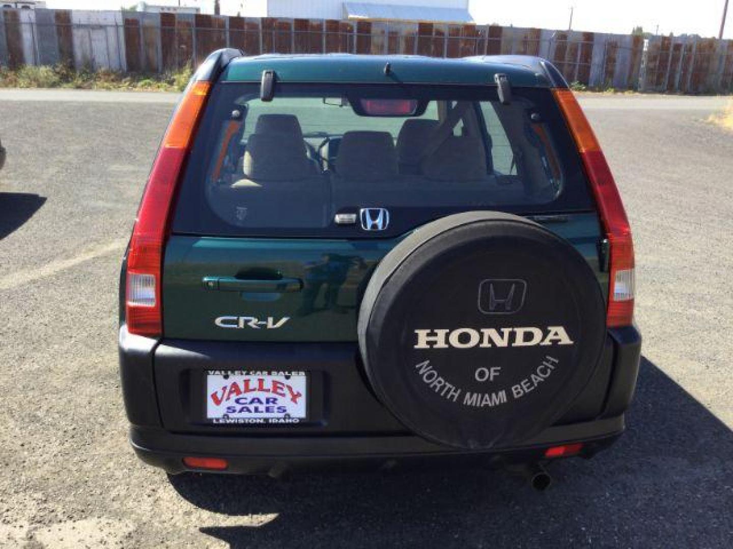 2002 Clover Green Pearl /Saddle Cloth Interior Honda CR-V LX 2WD (JHLRD68422C) with an 2.4L L4 DOHC 16V engine, 4-Speed Automatic transmission, located at 1801 Main Street, Lewiston, 83501, (208) 743-9371, 46.417065, -117.004799 - Photo#15