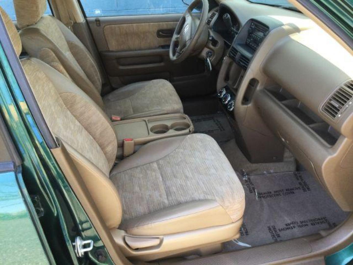 2002 Clover Green Pearl /Saddle Cloth Interior Honda CR-V LX 2WD (JHLRD68422C) with an 2.4L L4 DOHC 16V engine, 4-Speed Automatic transmission, located at 1801 Main Street, Lewiston, 83501, (208) 743-9371, 46.417065, -117.004799 - Photo#7