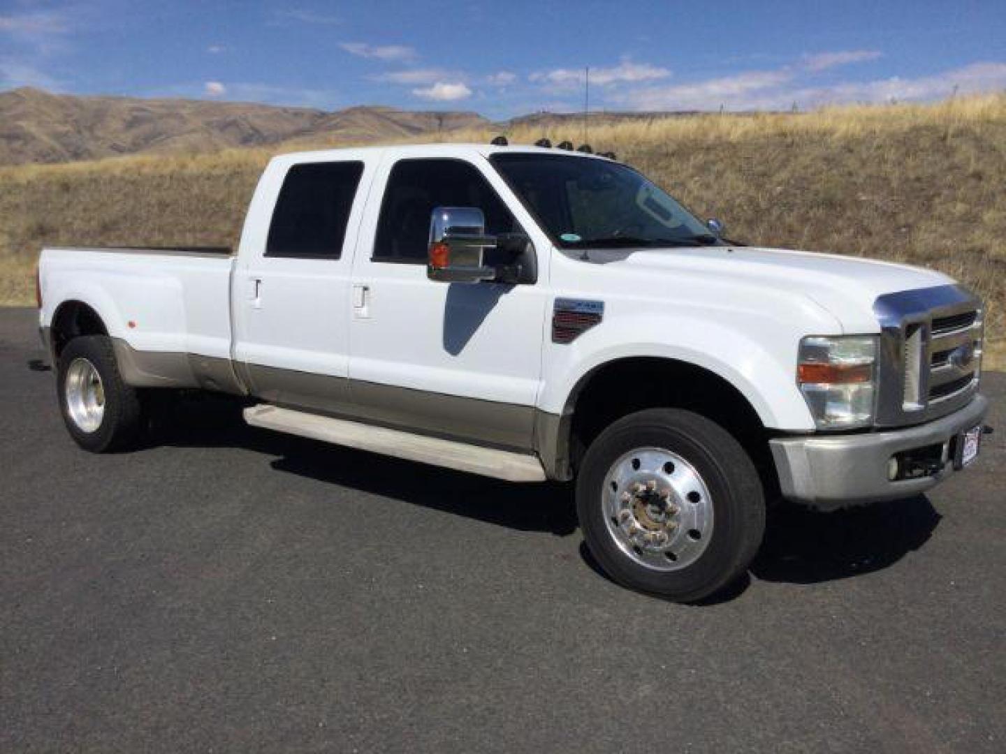 2008 Ford F-450 SD Lariat Crew Cab 4WD (1FTXW43R88E) with an 6.4L V8 OHV 32V TURBO DIESEL engine, located at 1801 Main Street, Lewiston, 83501, (208) 743-9371, 46.417065, -117.004799 - Photo#9