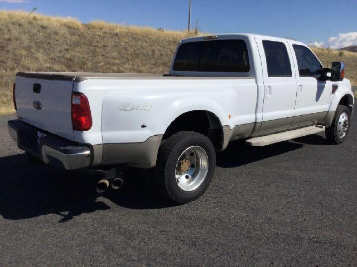 2008 Ford F-450 SD Lariat Crew Cab 4WD (1FTXW43R88E) with an 6.4L V8 OHV 32V TURBO DIESEL engine, located at 1801 Main Street, Lewiston, 83501, (208) 743-9371, 46.417065, -117.004799 - Photo#8