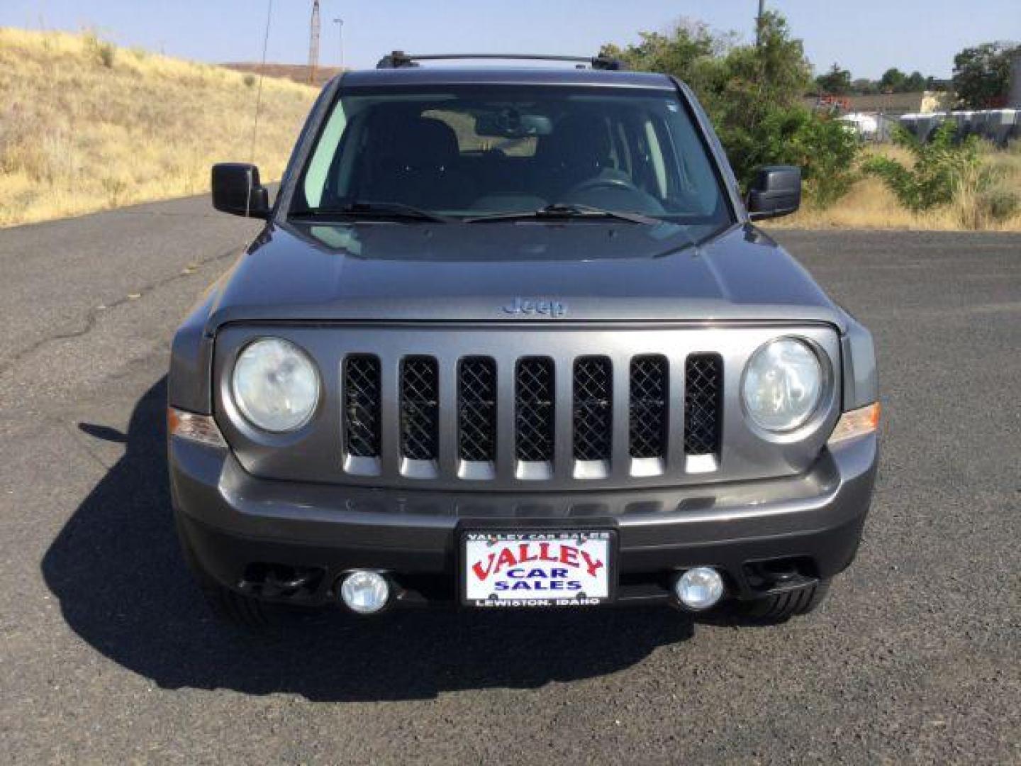 2011 Mineral Gray Metallic /Dark Slate Gray Cloth Interior Jeep Patriot 4WD (1J4NF1GB8BD) with an 2.4L L4 DOHC 16V engine, Continuously Variable Transmission transmission, located at 1801 Main Street, Lewiston, 83501, (208) 743-9371, 46.417065, -117.004799 - Photo#8