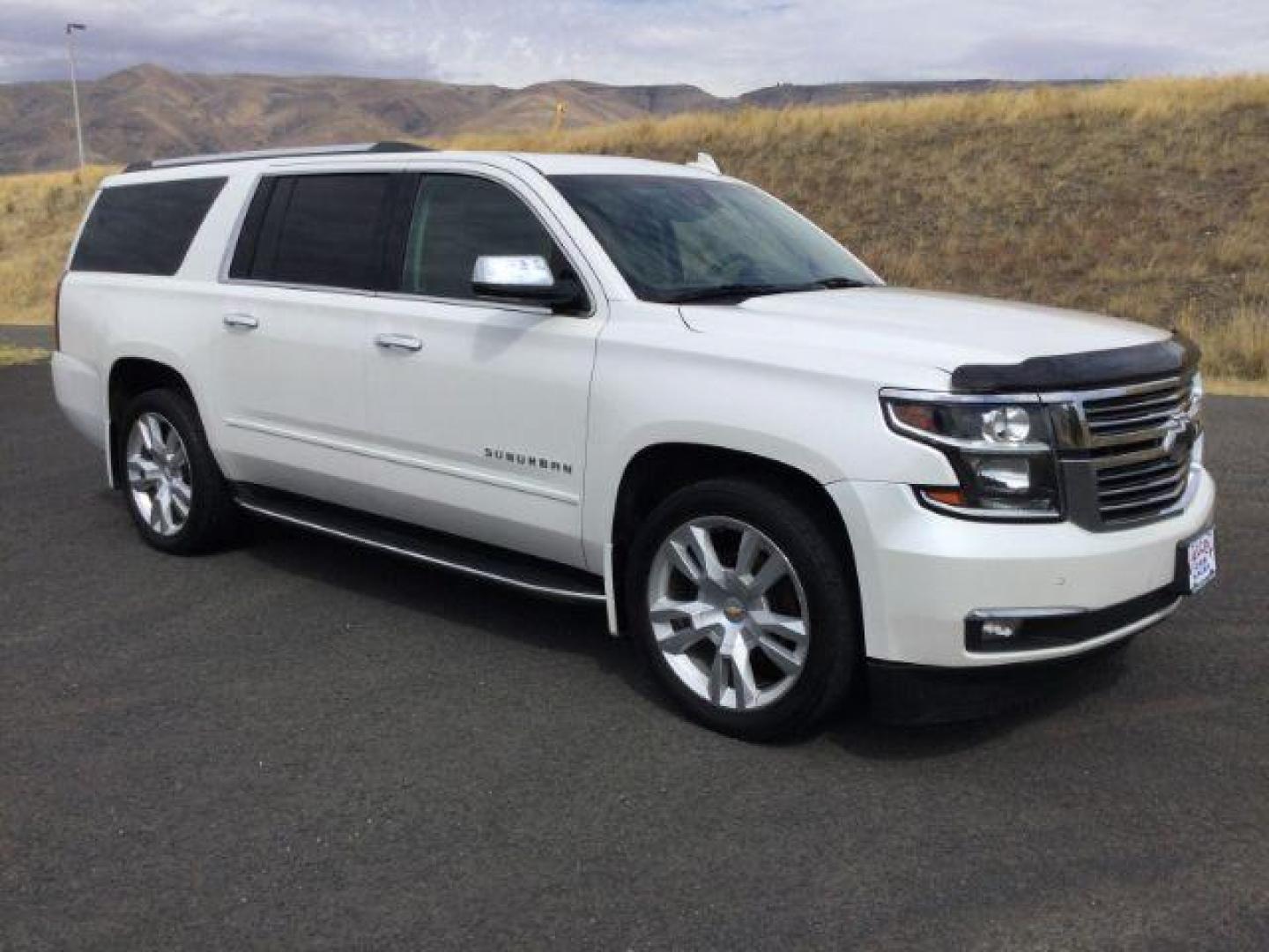 2017 Iridescent Pearl Tricoat /Cocoa/Mahogany, leather Chevrolet Suburban Premier 4WD (1GNSKJKC3HR) with an 5.3L V8 OHV 16V engine, 6-Speed Automatic transmission, located at 1801 Main Street, Lewiston, 83501, (208) 743-9371, 46.417065, -117.004799 - Photo#8