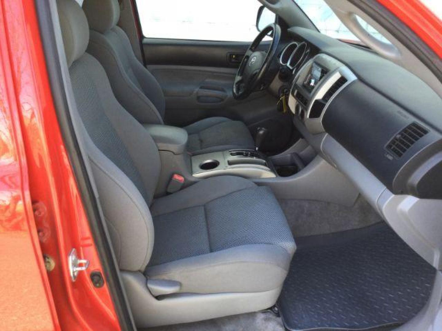 2006 Radiant Red /Graphite Cloth Interior Toyota Tacoma Double Cab V6 4WD (5TELU42N76Z) with an 4.0L V6 DOHC 24V engine, automatic transmission, located at 1801 Main Street, Lewiston, 83501, (208) 743-9371, 46.417065, -117.004799 - Photo#18