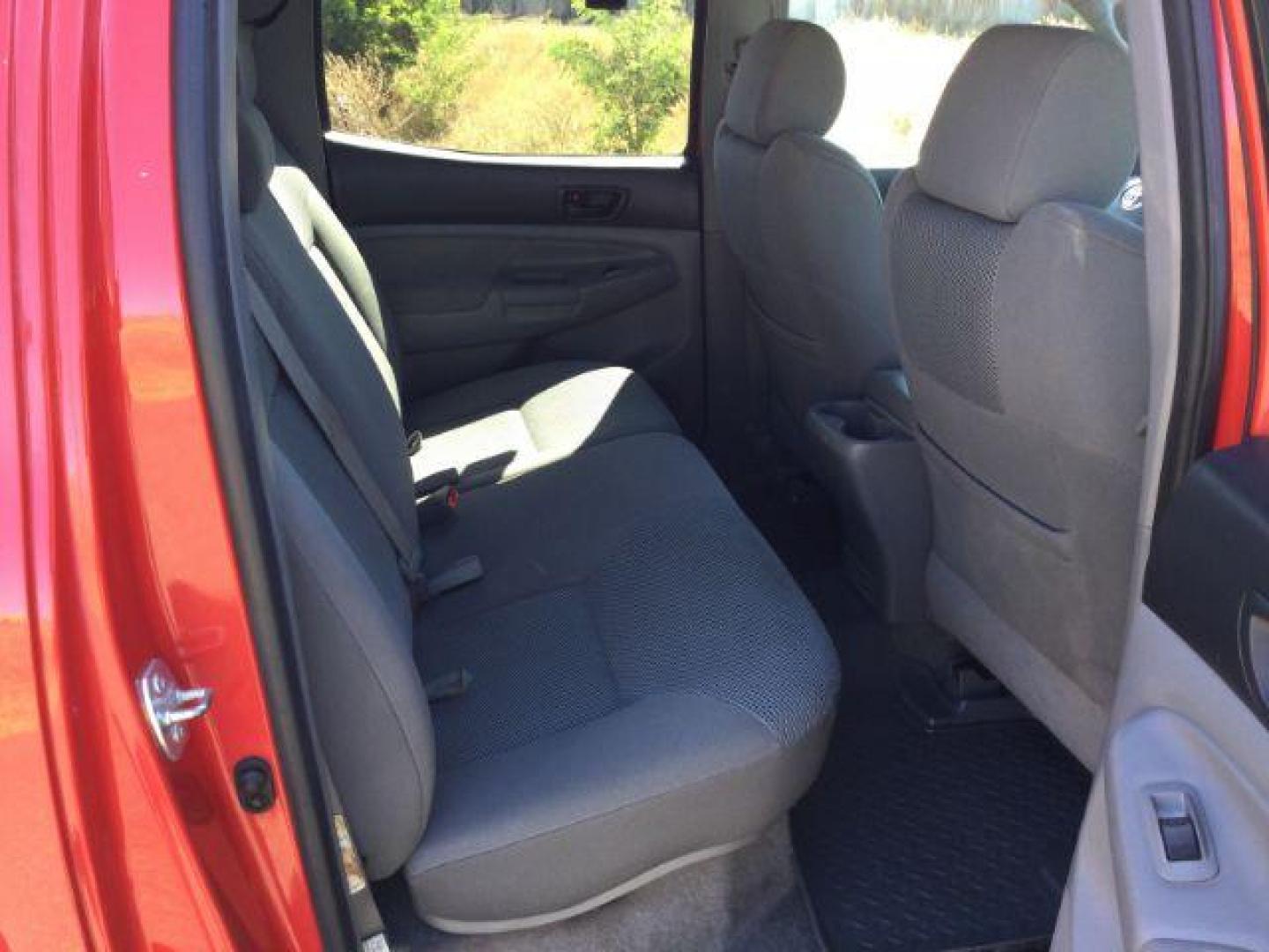 2006 Radiant Red /Graphite Cloth Interior Toyota Tacoma Double Cab V6 4WD (5TELU42N76Z) with an 4.0L V6 DOHC 24V engine, automatic transmission, located at 1801 Main Street, Lewiston, 83501, (208) 743-9371, 46.417065, -117.004799 - Photo#19