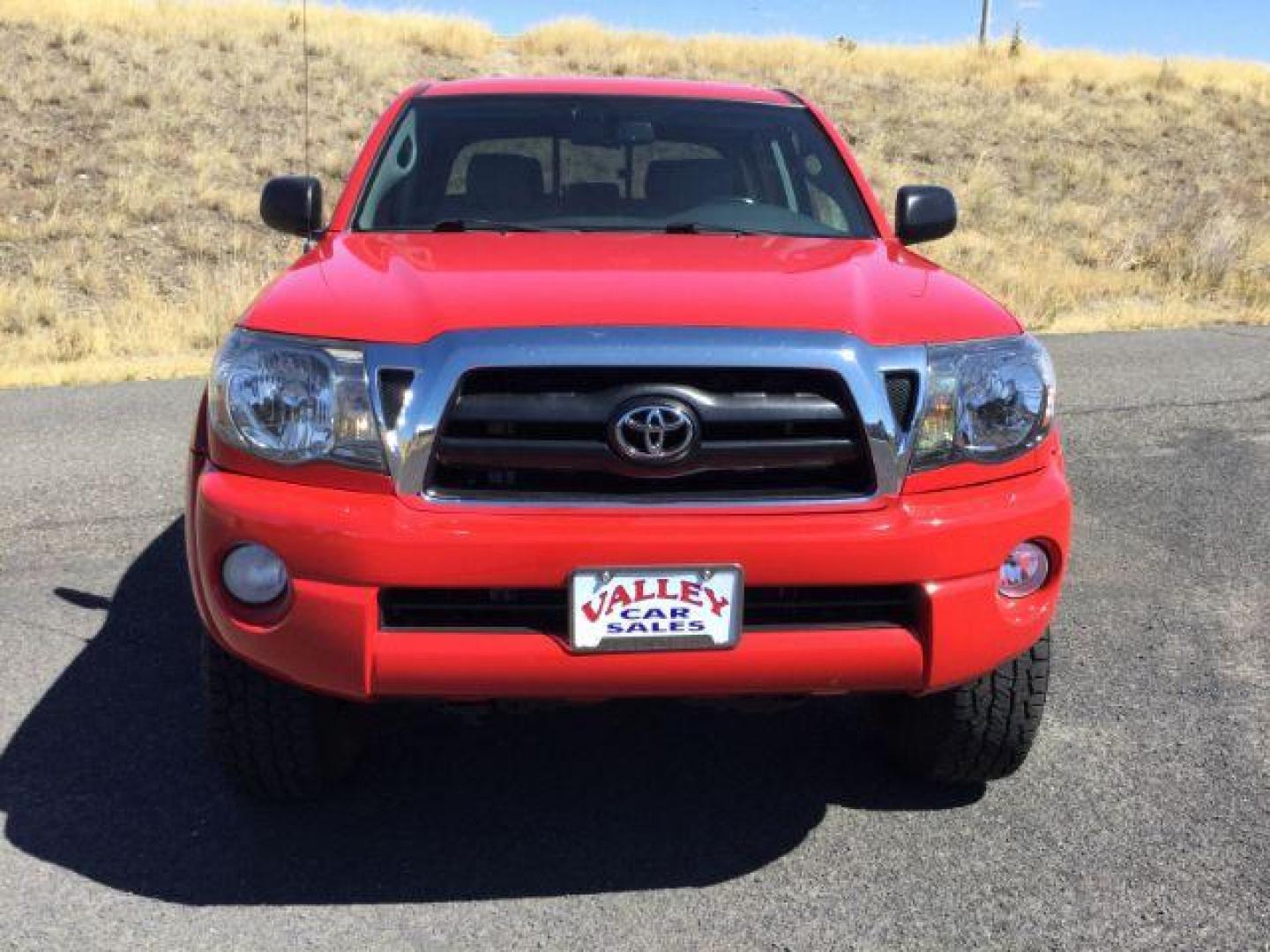 2006 Radiant Red /Graphite Cloth Interior Toyota Tacoma Double Cab V6 4WD (5TELU42N76Z) with an 4.0L V6 DOHC 24V engine, automatic transmission, located at 1801 Main Street, Lewiston, 83501, (208) 743-9371, 46.417065, -117.004799 - Photo#20