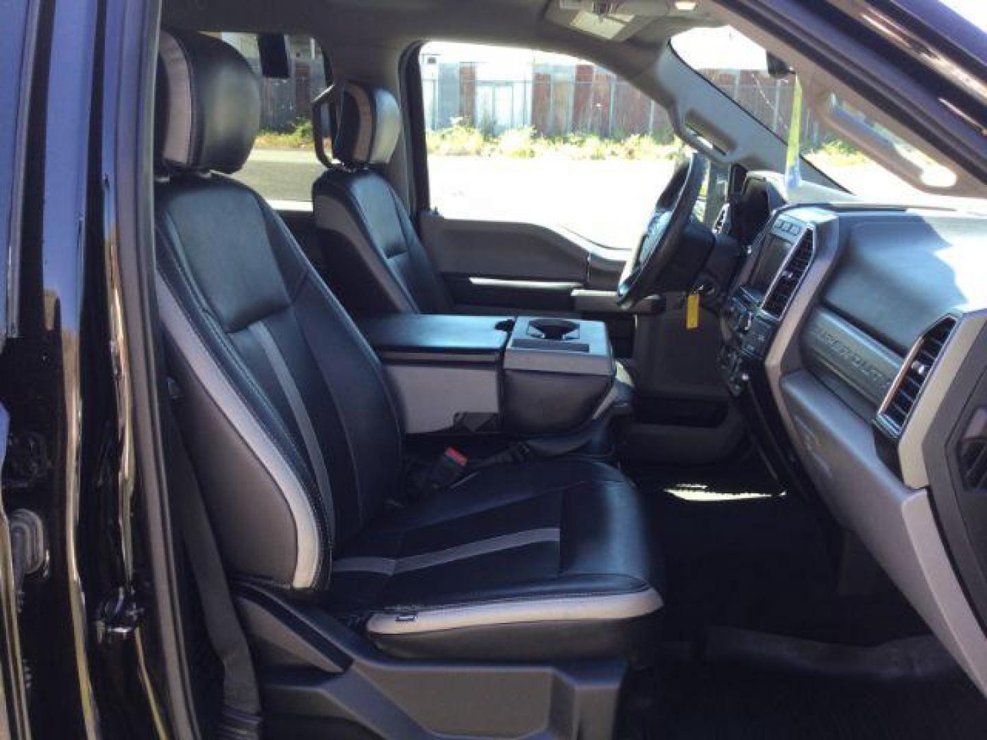 2020 Agate Black /BLACK LEATHER Ford F-350 SD XLT Crew Cab 4WD (1FT8W3BTXLE) with an 6.7L V8 OHV 16V DIESEL engine, 10-speed automatic transmission, located at 1801 Main Street, Lewiston, 83501, (208) 743-9371, 46.417065, -117.004799 - Photo#9