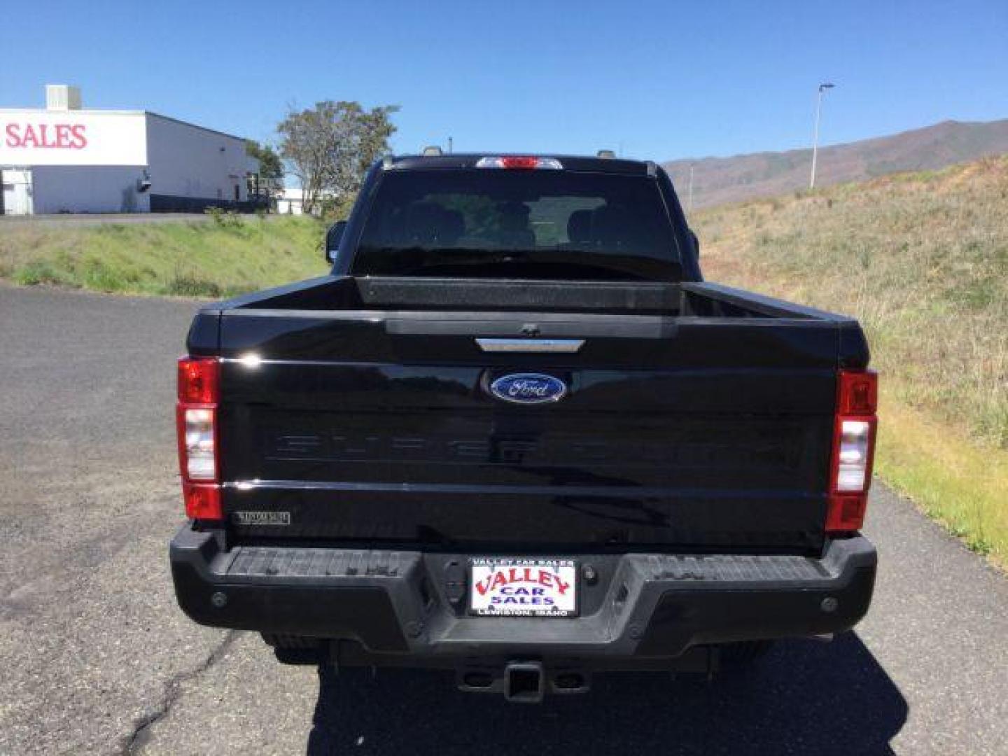 2020 Agate Black /BLACK LEATHER Ford F-350 SD XLT Crew Cab 4WD (1FT8W3BTXLE) with an 6.7L V8 OHV 16V DIESEL engine, 10-speed automatic transmission, located at 1801 Main Street, Lewiston, 83501, (208) 743-9371, 46.417065, -117.004799 - Photo#7