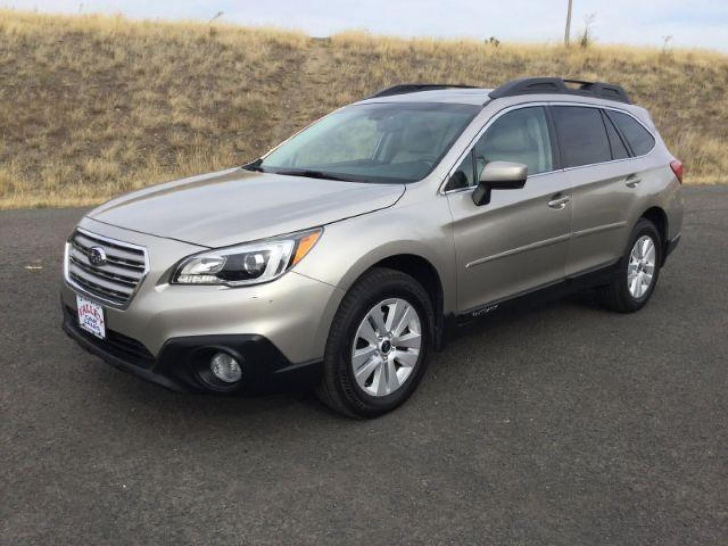 2016 Ice Silver Metallic /Warm Ivory Cloth, cloth Subaru Outback 2.5i Premium (4S4BSADC6G3) with an 2.5L H4 DOHC 16V engine, Continuously Variable Transmission transmission, located at 1801 Main Street, Lewiston, 83501, (208) 743-9371, 46.417065, -117.004799 - Photo#0