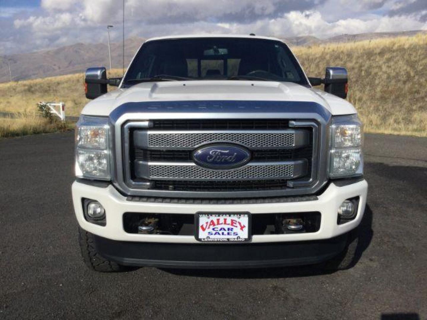 2014 White Platinum Met TC /Black Ford F-350 SD Lariat Crew Cab 4WD (1FT8W3BT9EE) with an 6.7L V8 OHV 16V DIESEL engine, 6-Speed Automatic transmission, located at 1801 Main Street, Lewiston, 83501, (208) 743-9371, 46.417065, -117.004799 - Photo#7