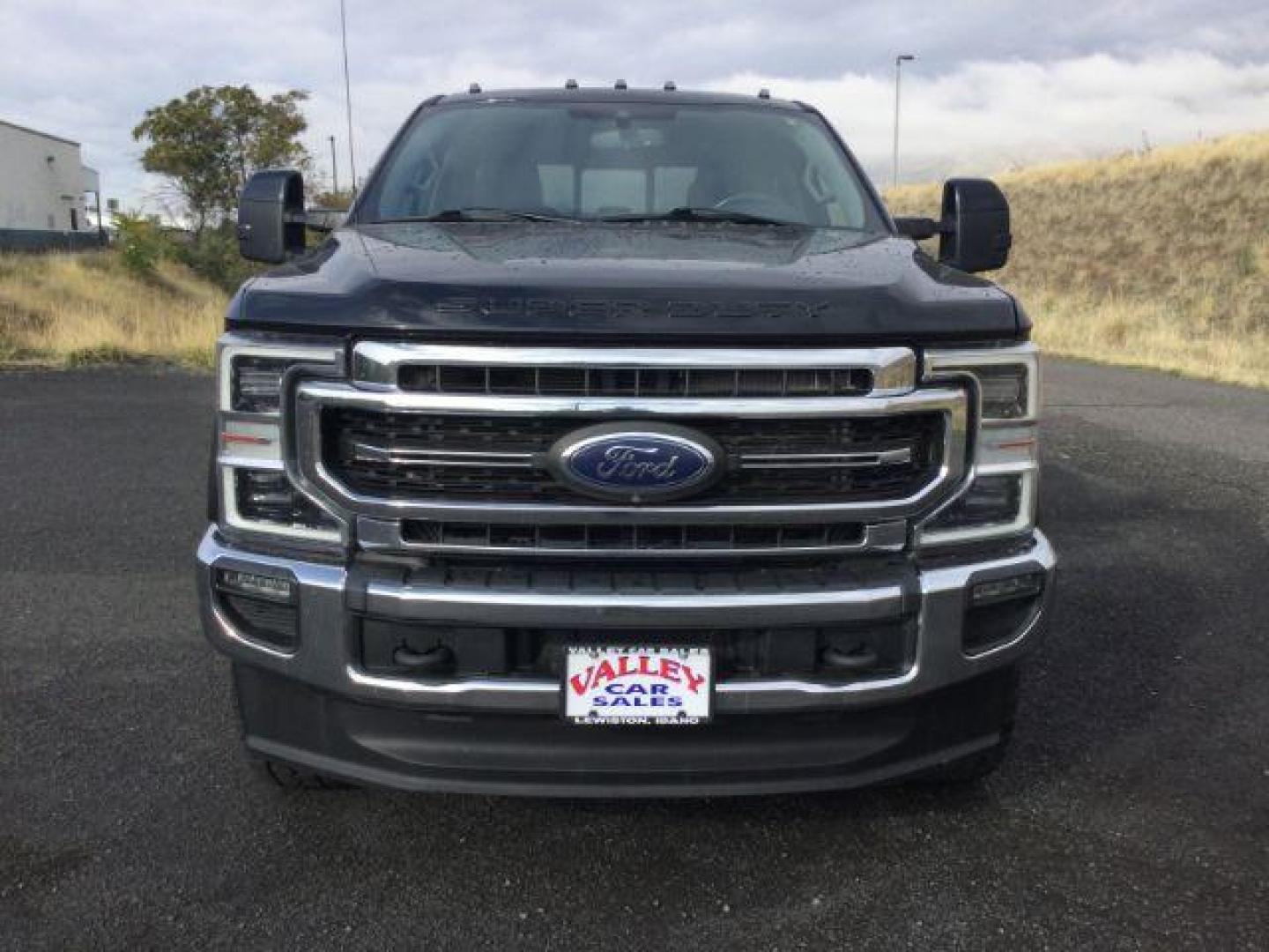 2021 Antimatter Blue Metallic /Black Ford F-350 SD Lariat Crew Cab Long Bed 4WD (1FT8W3BT9ME) with an 6.7L V8 OHV 16V DIESEL engine, 10-speed automatic transmission, located at 1801 Main Street, Lewiston, 83501, (208) 743-9371, 46.417065, -117.004799 - Photo#9