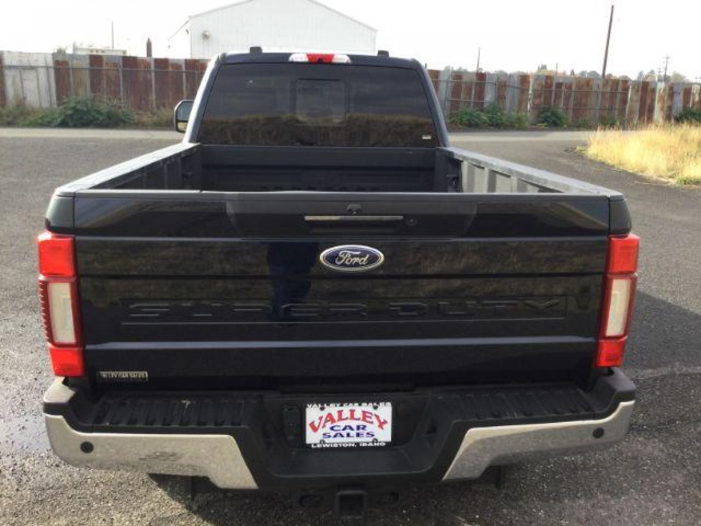 2021 Antimatter Blue Metallic /Black Ford F-350 SD Lariat Crew Cab Long Bed 4WD (1FT8W3BT9ME) with an 6.7L V8 OHV 16V DIESEL engine, 10-speed automatic transmission, located at 1801 Main Street, Lewiston, 83501, (208) 743-9371, 46.417065, -117.004799 - Photo#22