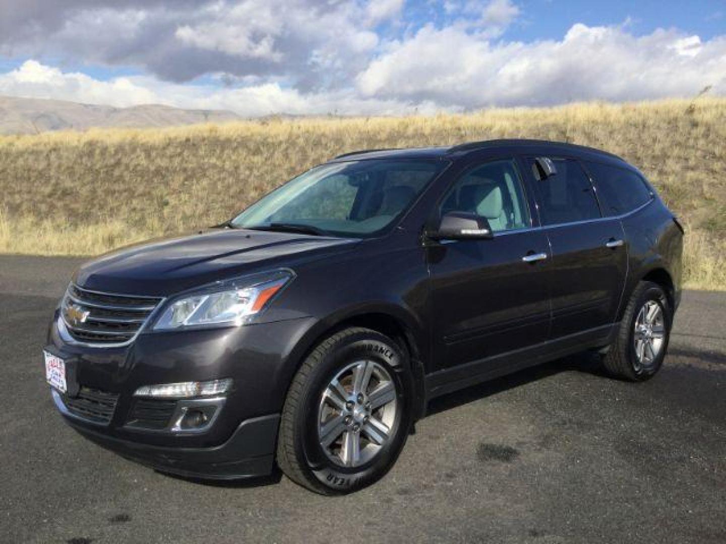 2016 GRAY /Dark Titanium / Light Titanium, leather Chevrolet Traverse 2LT AWD (1GNKVHKD1GJ) with an 3.6L V6 DOHC 24V engine, 6-Speed Automatic transmission, located at 1801 Main Street, Lewiston, 83501, (208) 743-9371, 46.417065, -117.004799 - Photo#0