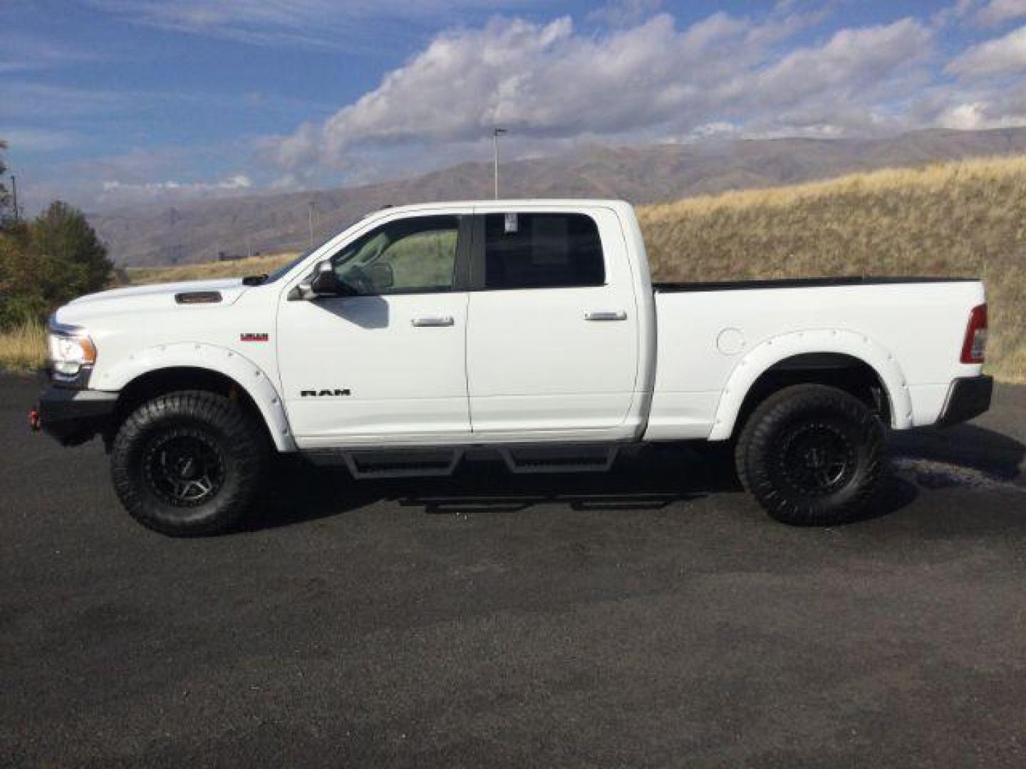 2019 Bright White Clear Coat /Black/Gray Cloth RAM 2500 Tradesman Crew Cab SWB 4WD (3C6UR5DJ9KG) with an 6.4L V8 engine, 8 Speed Automatic transmission, located at 1801 Main Street, Lewiston, 83501, (208) 743-9371, 46.417065, -117.004799 - Photo#1