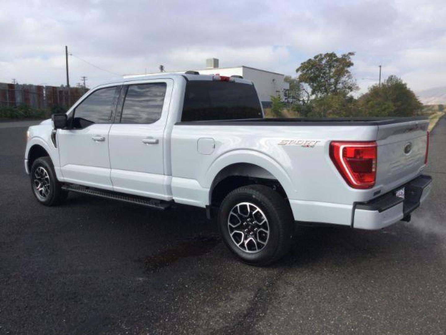 2021 Space White Metallic /Black, premium cloth Ford F-150 XLT SuperCrew 6.5-ft. Bed 4WD (1FTFW1E85MK) with an 3.5L V6 DOHC 24V engine, 10-speed automatic transmission, located at 1801 Main Street, Lewiston, 83501, (208) 743-9371, 46.417065, -117.004799 - Photo#2