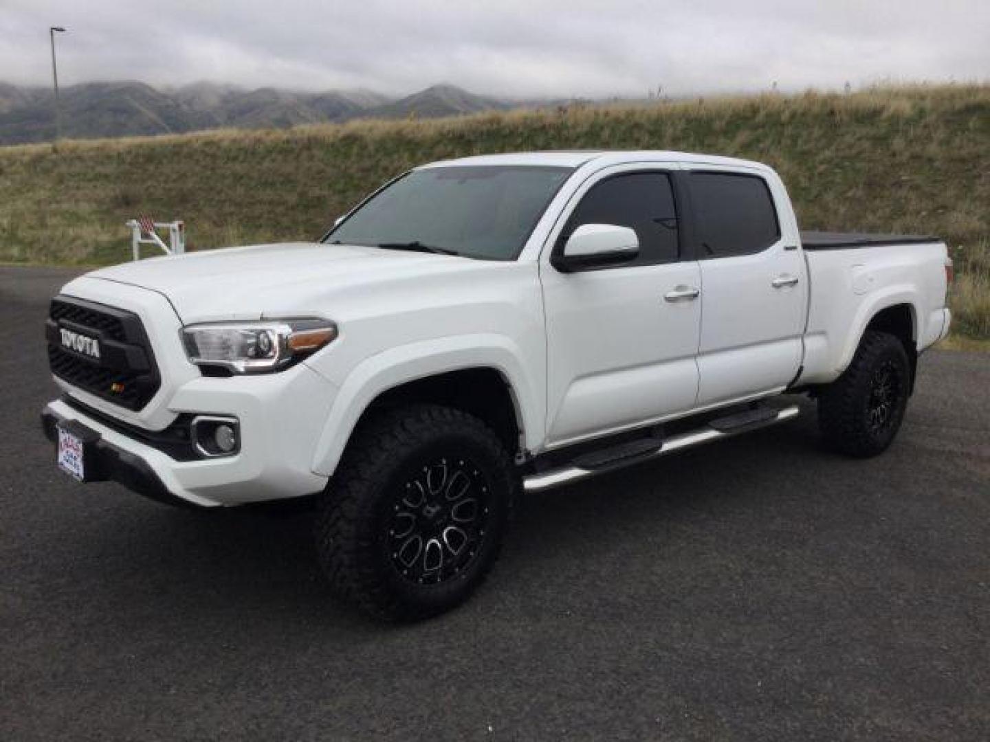 2016 Super White /Hickory, leather Toyota Tacoma Limited Double Cab Super Long Bed V6 5AT 4WD (5TFHZ5BN2GX) with an 3.5L V6 DOHC 24V engine, 6-Speed Automatic transmission, located at 1801 Main Street, Lewiston, 83501, (208) 743-9371, 46.417065, -117.004799 - Photo#0