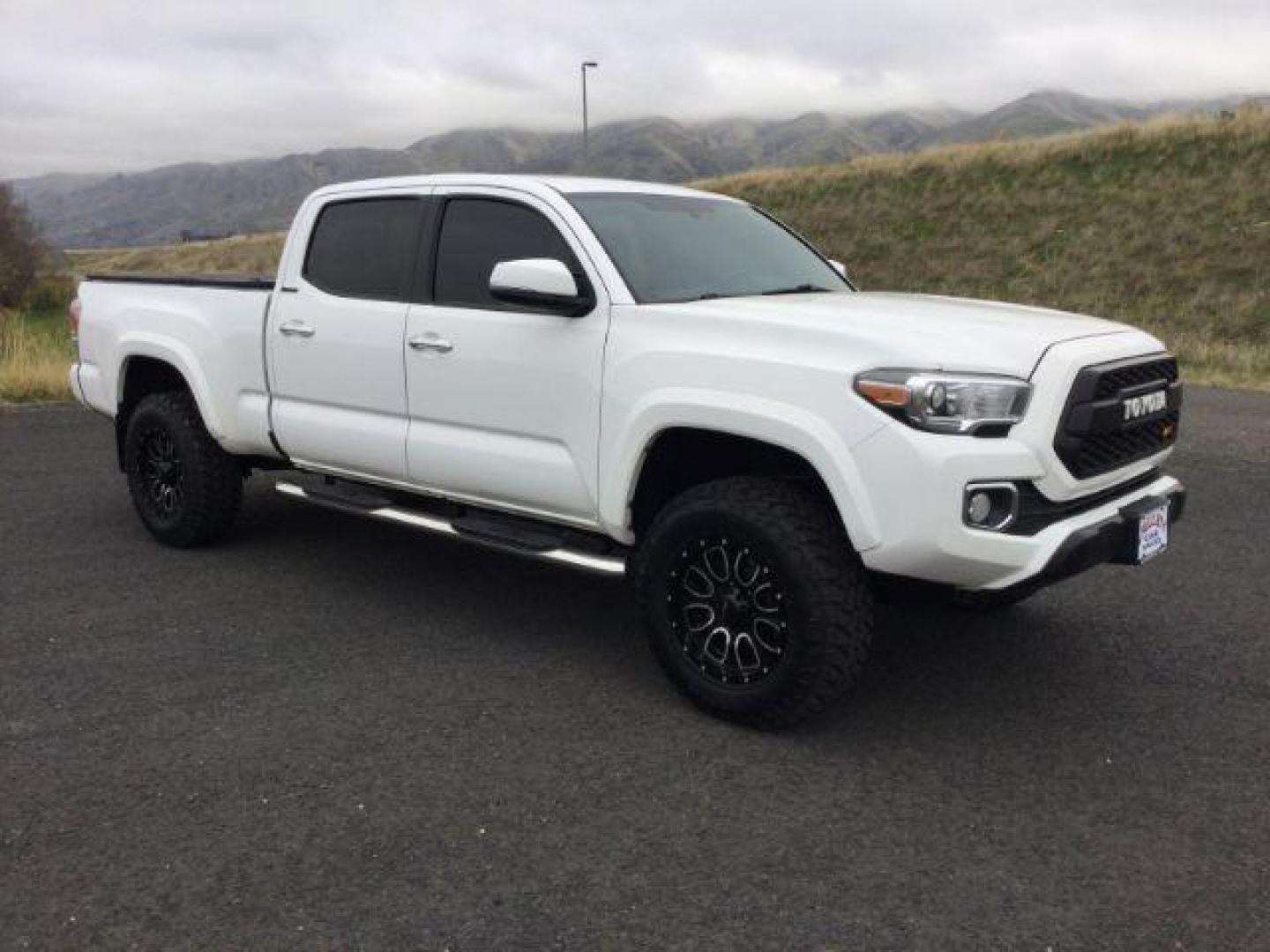 2016 Super White /Hickory, leather Toyota Tacoma Limited Double Cab Super Long Bed V6 5AT 4WD (5TFHZ5BN2GX) with an 3.5L V6 DOHC 24V engine, 6-Speed Automatic transmission, located at 1801 Main Street, Lewiston, 83501, (208) 743-9371, 46.417065, -117.004799 - Photo#12