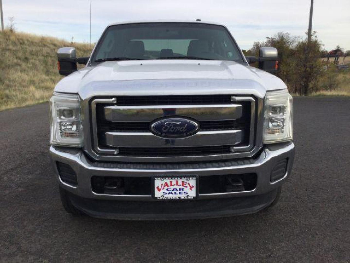 2015 Oxford White /Steel Ford F-350 SD XLT Crew Cab Long Bed 4WD (1FT8W3BT9FE) with an 6.7L V8 OHV 16V DIESEL engine, 6-Speed Automatic transmission, located at 1801 Main Street, Lewiston, 83501, (208) 743-9371, 46.417065, -117.004799 - Photo#8