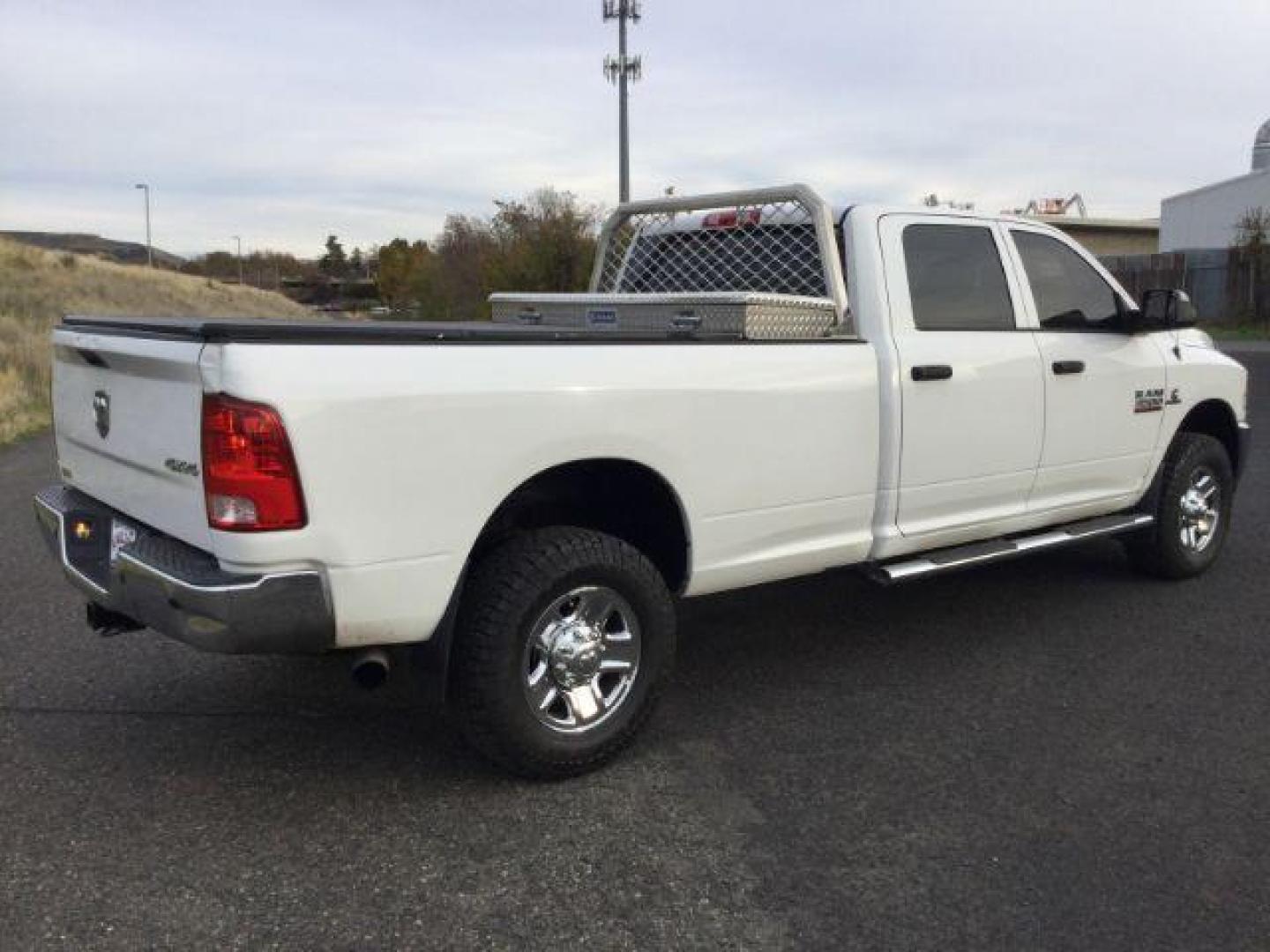 2014 Bright White Clearcoat /Diesel Gray/Black RAM 3500 ST Crew Cab LWB 4WD (3C63R3GL4EG) with an 6.7L L6 OHV 24V TURBO DIESEL engine, 6-Speed Automatic transmission, located at 1801 Main Street, Lewiston, 83501, (208) 743-9371, 46.417065, -117.004799 - Photo#15