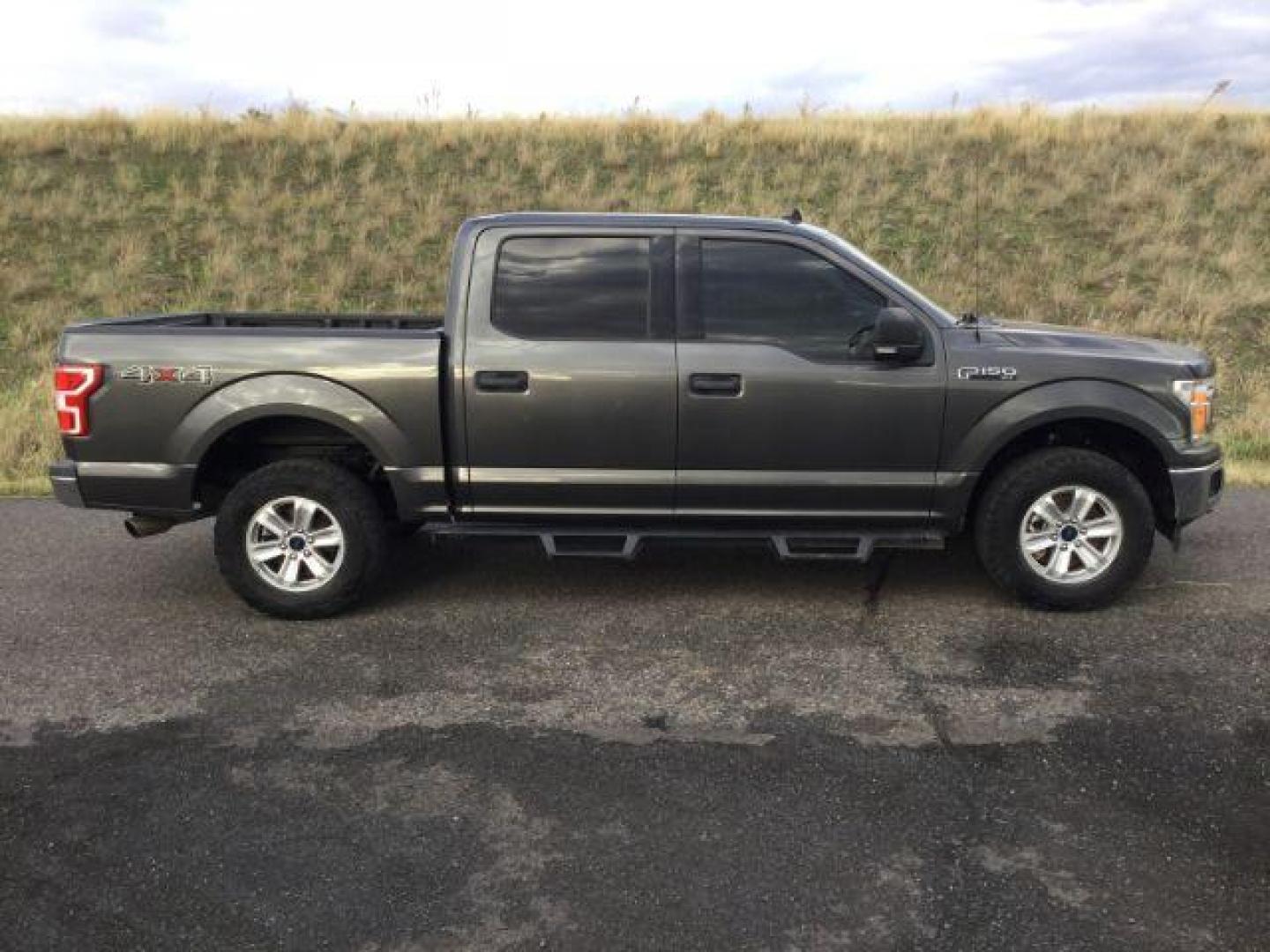 2019 Magnetic Metallic /Medium Earth Gray, cloth Ford F-150 XLT SuperCrew 5.5-ft. Bed 4WD (1FTEW1E53KK) with an 5.0L V8 OHV 32V engine, 10 speed automatic transmission, located at 1801 Main Street, Lewiston, 83501, (208) 743-9371, 46.417065, -117.004799 - Photo#9