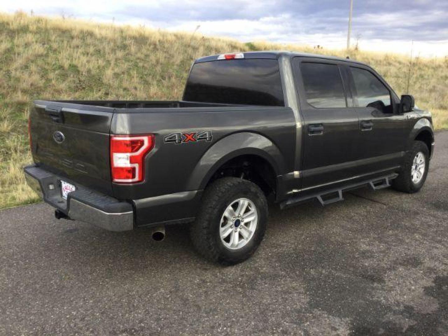 2019 Magnetic Metallic /Medium Earth Gray, cloth Ford F-150 XLT SuperCrew 5.5-ft. Bed 4WD (1FTEW1E53KK) with an 5.0L V8 OHV 32V engine, 10 speed automatic transmission, located at 1801 Main Street, Lewiston, 83501, (208) 743-9371, 46.417065, -117.004799 - Photo#17