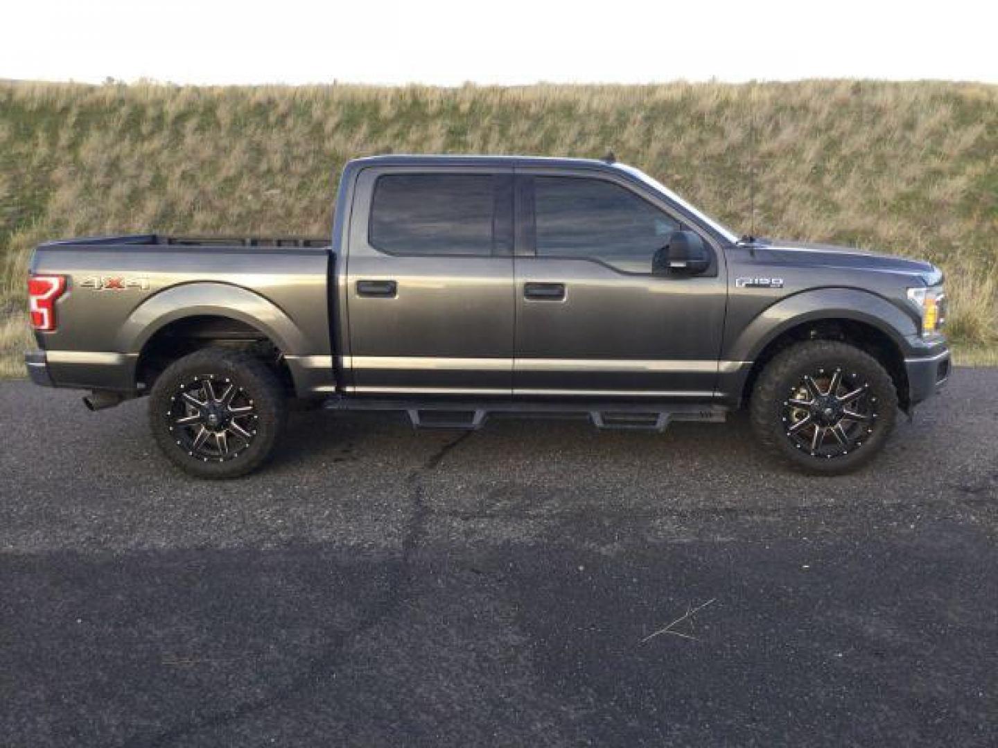 2019 Magnetic Metallic /Medium Earth Gray, cloth Ford F-150 XLT SuperCrew 5.5-ft. Bed 4WD (1FTEW1E53KK) with an 5.0L V8 OHV 32V engine, 10 speed automatic transmission, located at 1801 Main Street, Lewiston, 83501, (208) 743-9371, 46.417065, -117.004799 - Photo#14