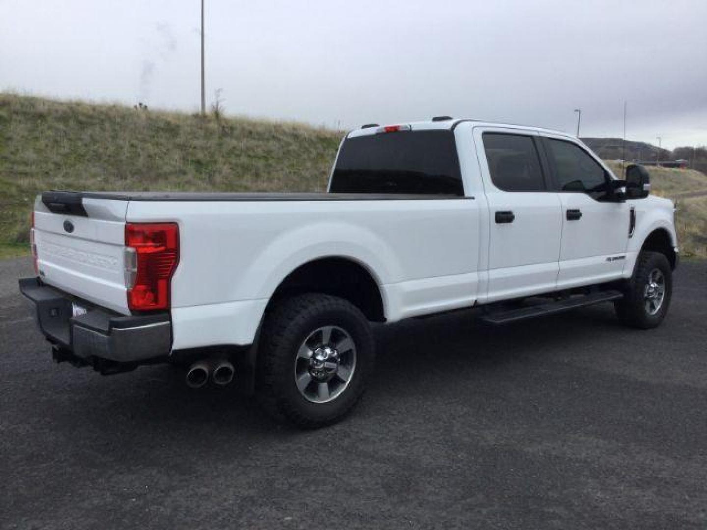 2020 Oxford White /Medium Earth Gray, cloth Ford F-350 SD STX Crew Cab Long Bed 4WD (1FT8W3BT9LE) with an 6.7L V8 OHV 16V DIESEL engine, 10-speed automatic transmission, located at 1801 Main Street, Lewiston, 83501, (208) 743-9371, 46.417065, -117.004799 - Photo#11