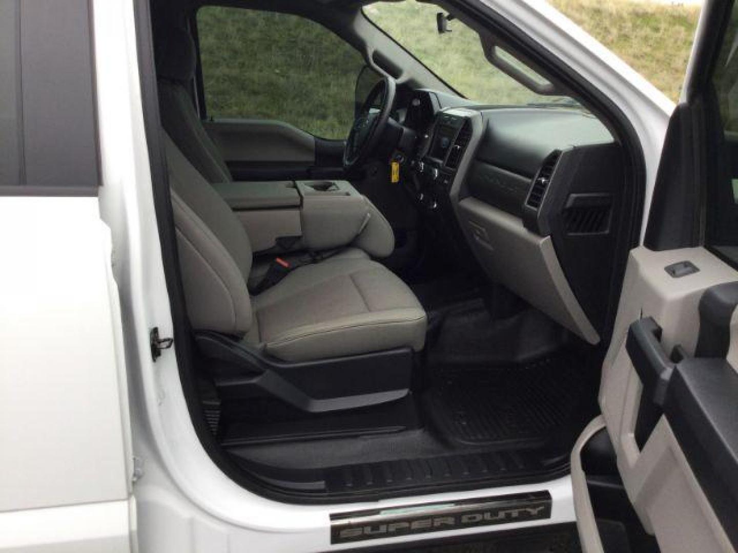 2020 Oxford White /Medium Earth Gray, cloth Ford F-350 SD STX Crew Cab Long Bed 4WD (1FT8W3BT9LE) with an 6.7L V8 OHV 16V DIESEL engine, 10-speed automatic transmission, located at 1801 Main Street, Lewiston, 83501, (208) 743-9371, 46.417065, -117.004799 - Photo#15