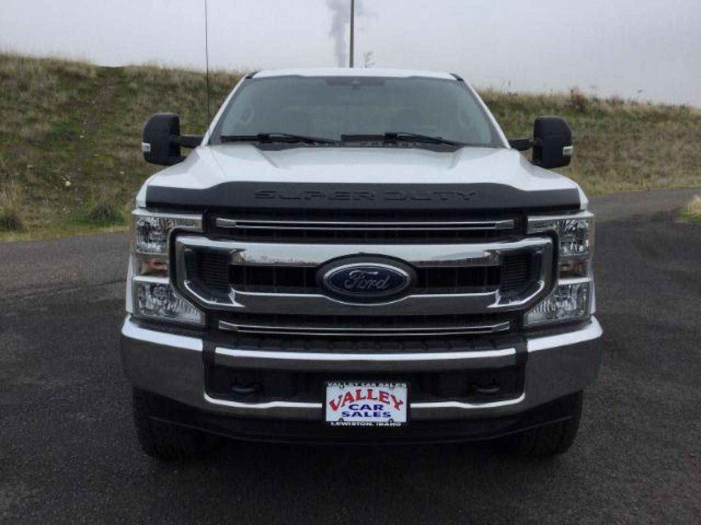 2020 Oxford White /Medium Earth Gray, cloth Ford F-350 SD STX Crew Cab Long Bed 4WD (1FT8W3BT9LE) with an 6.7L V8 OHV 16V DIESEL engine, 10-speed automatic transmission, located at 1801 Main Street, Lewiston, 83501, (208) 743-9371, 46.417065, -117.004799 - Photo#19