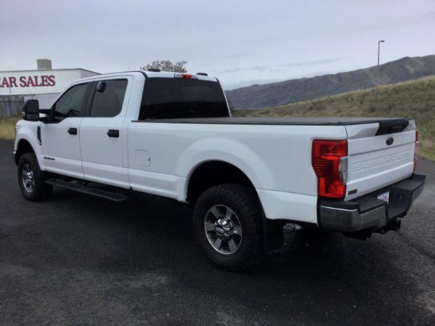 2020 Oxford White /Medium Earth Gray, cloth Ford F-350 SD STX Crew Cab Long Bed 4WD (1FT8W3BT9LE) with an 6.7L V8 OHV 16V DIESEL engine, 10-speed automatic transmission, located at 1801 Main Street, Lewiston, 83501, (208) 743-9371, 46.417065, -117.004799 - Photo#2