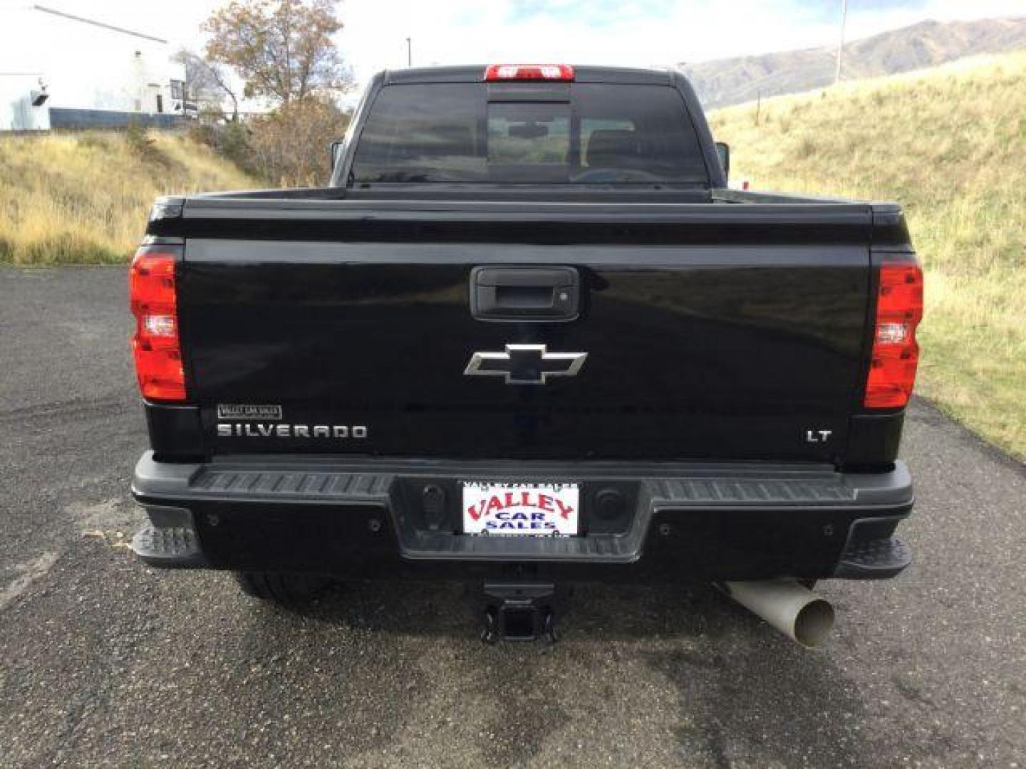 2019 Black /Jet Black, leather Chevrolet Silverado 2500HD LT Crew Cab Short Box 4WD (1GC1KSEY8KF) with an 6.6L V8 OHV 16V DIESEL engine, 6-Speed Automatic transmission, located at 1801 Main Street, Lewiston, 83501, (208) 743-9371, 46.417065, -117.004799 - Photo#15