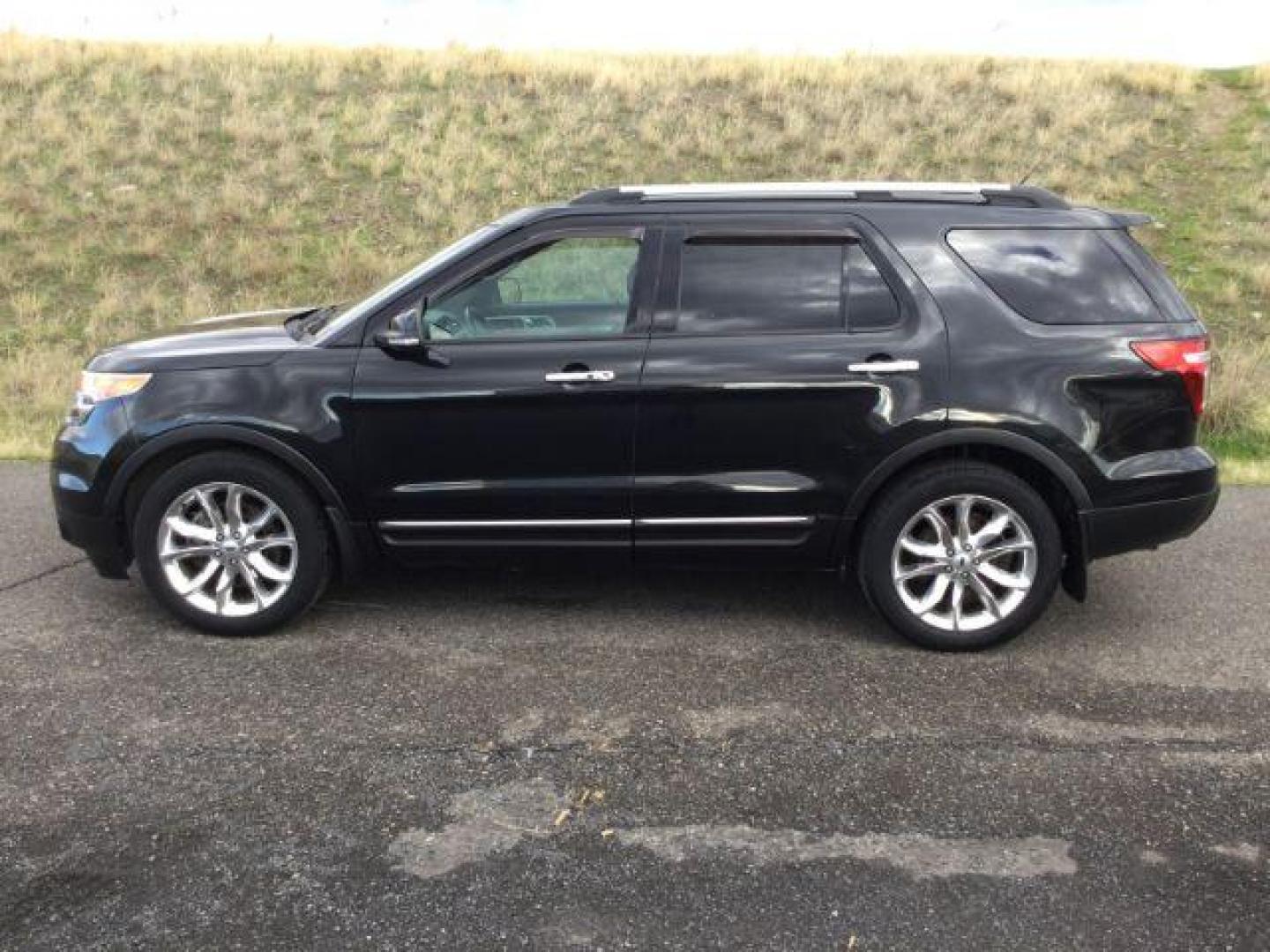 2015 Tuxedo Black Metallic /Charcoal Black, premium leather Ford Explorer Limited 4WD (1FM5K8F87FG) with an 3.5L V6 DOHC 24V engine, 6-Speed Automatic transmission, located at 1801 Main Street, Lewiston, 83501, (208) 743-9371, 46.417065, -117.004799 - Photo#1