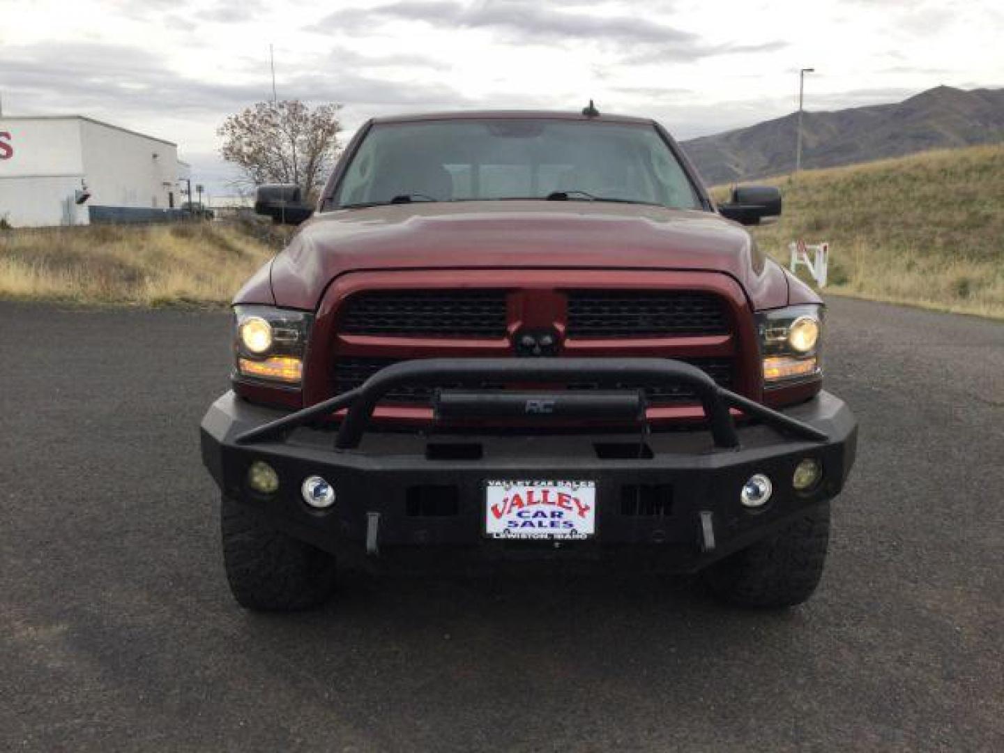 2017 Delmonico Red Pearl Coat /Black, leather RAM 2500 Laramie Crew Cab LWB 4WD (3C6UR5KLXHG) with an 6.7L L6 OHV 24V TURBO DIESEL engine, 6-Speed Automatic transmission, located at 1801 Main Street, Lewiston, 83501, (208) 743-9371, 46.417065, -117.004799 - Photo#9