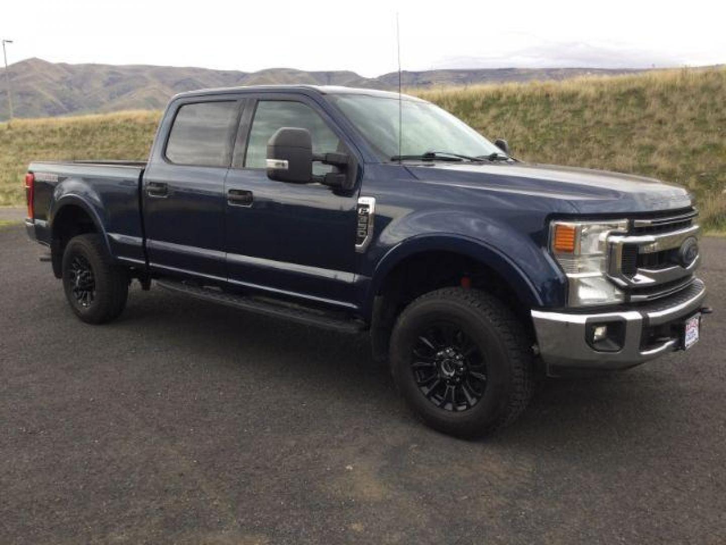 2020 Blue Jeans Metallic /GRAY CLOTH Ford F-350 SD XLT CREW CAB 4WD (1FT8W3BN7LE) with an 7.3L V8 OHV 16V engine, 10-speed automatic transmission, located at 1801 Main Street, Lewiston, 83501, (208) 743-9371, 46.417065, -117.004799 - Photo#10