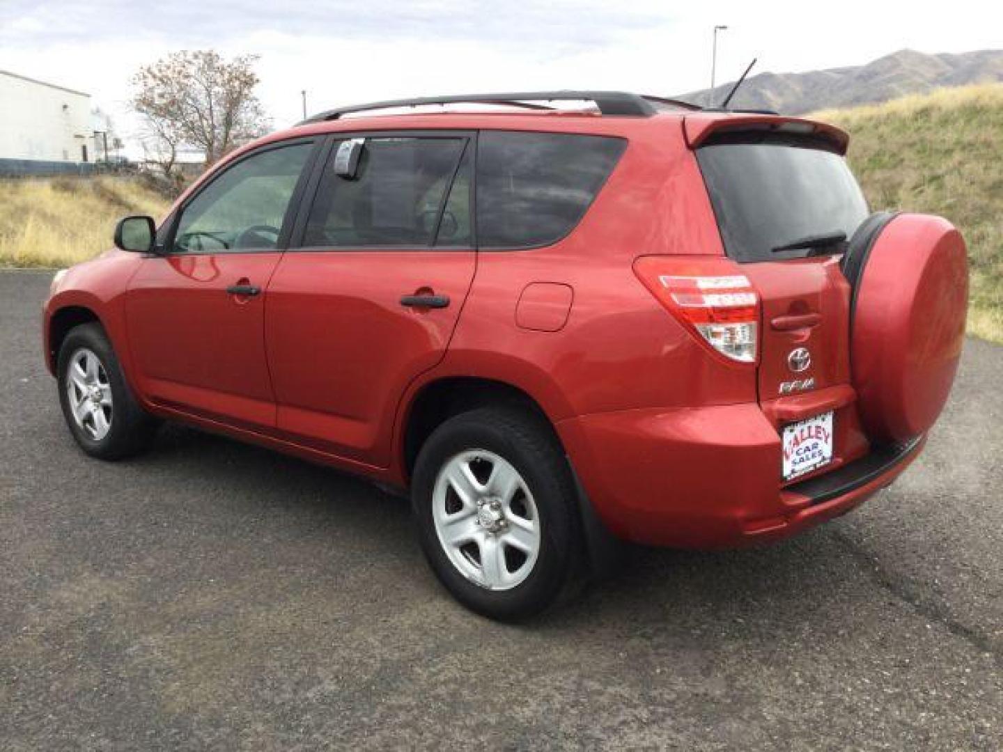 2012 Barcelona Red Metallic /Ash Cloth Interior Toyota RAV4 Base I4 4WD (2T3BF4DV8CW) with an 2.5L L4 DOHC 16V engine, 4-Speed Automatic transmission, located at 1801 Main Street, Lewiston, 83501, (208) 743-9371, 46.417065, -117.004799 - Photo#2