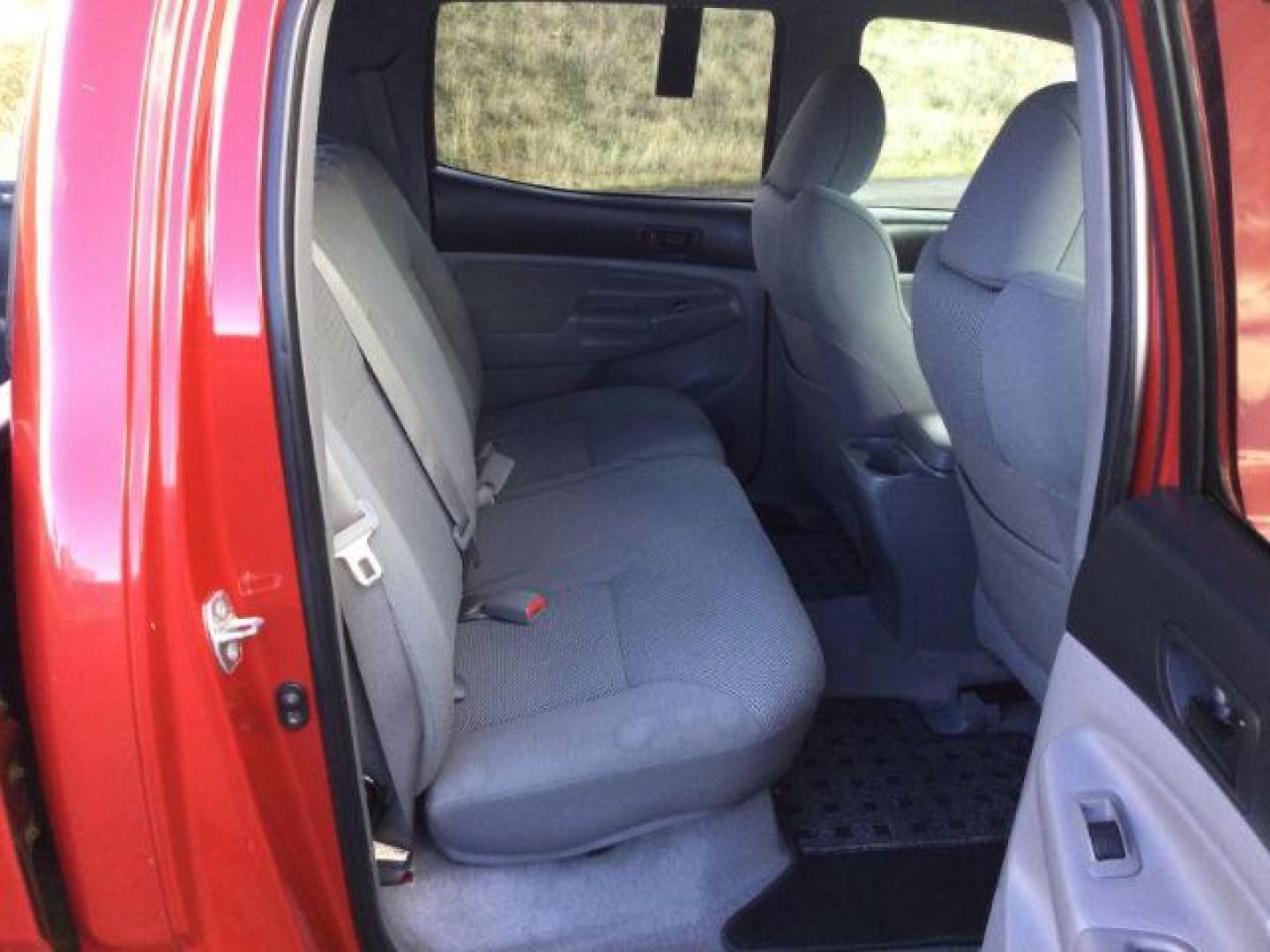 2009 Barcelona Red Metallic /Graphite Cloth Interior Toyota Tacoma Double Cab Long Bed V6 Auto 4WD (5TEMU52N89Z) with an 4.0L V6 DOHC 24V engine, 5-Speed Automatic transmission, located at 1801 Main Street, Lewiston, 83501, (208) 743-9371, 46.417065, -117.004799 - Photo#17