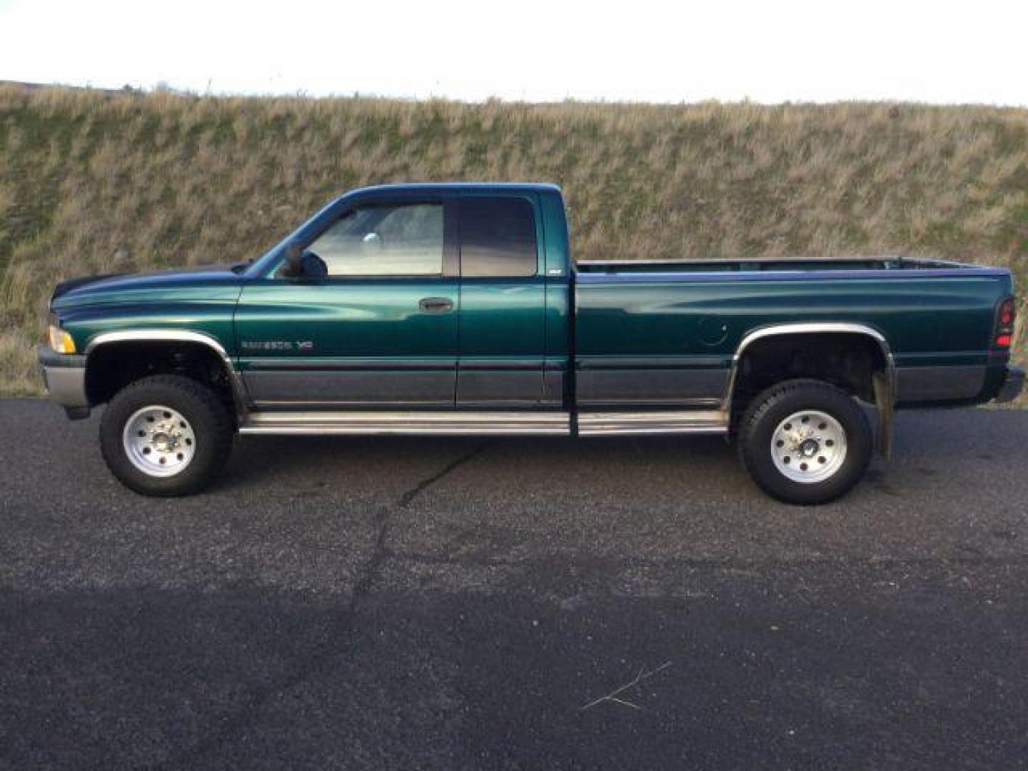 1999 Dodge Ram 2500 Quad Cab Long Bed 4WD (3B7KF23W2XG) with an 8.0L V10 OHV 20V engine, located at 1801 Main Street, Lewiston, 83501, (208) 743-9371, 46.417065, -117.004799 - Photo#1