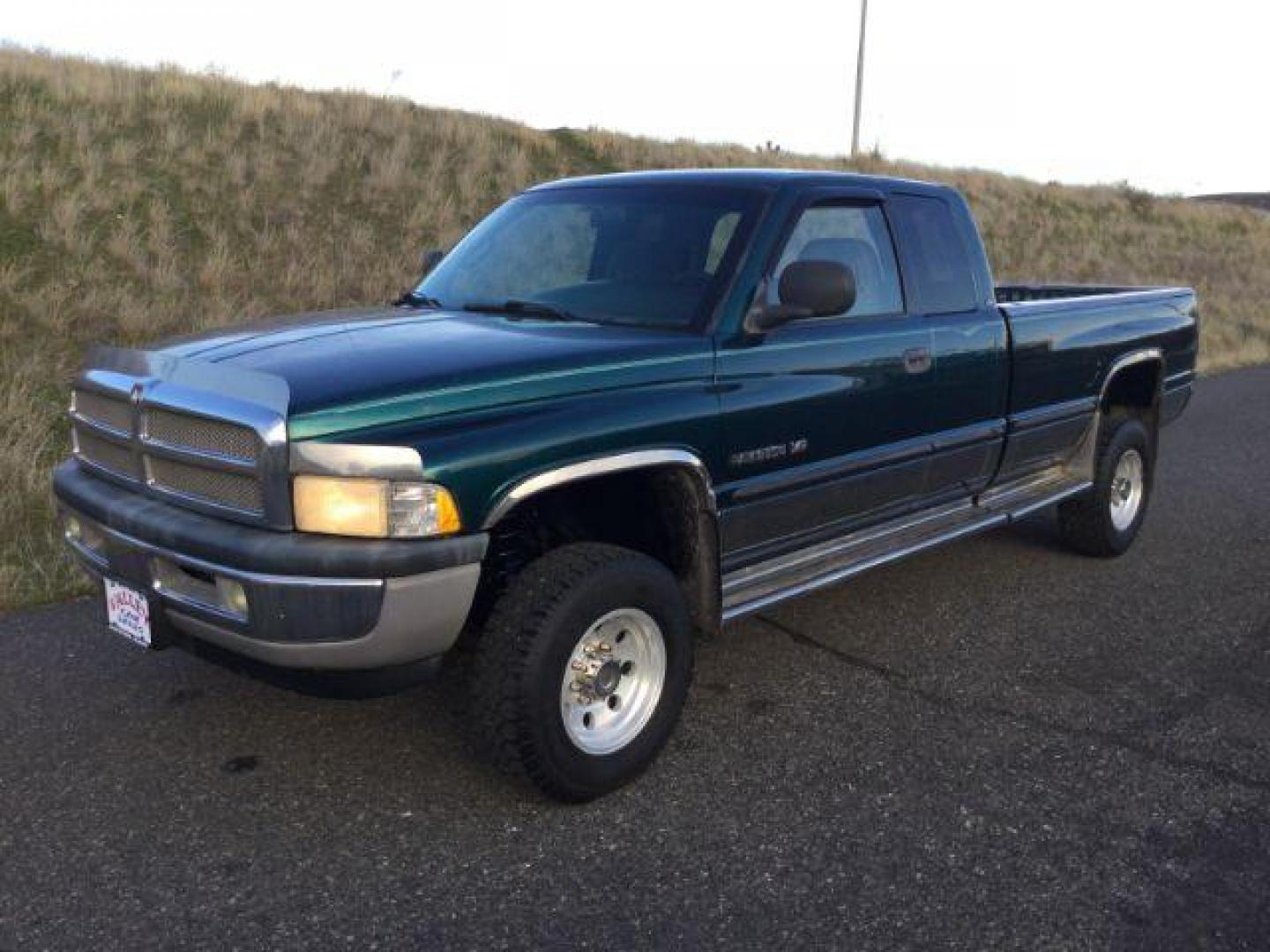 1999 Dodge Ram 2500 Quad Cab Long Bed 4WD (3B7KF23W2XG) with an 8.0L V10 OHV 20V engine, located at 1801 Main Street, Lewiston, 83501, (208) 743-9371, 46.417065, -117.004799 - Photo#30