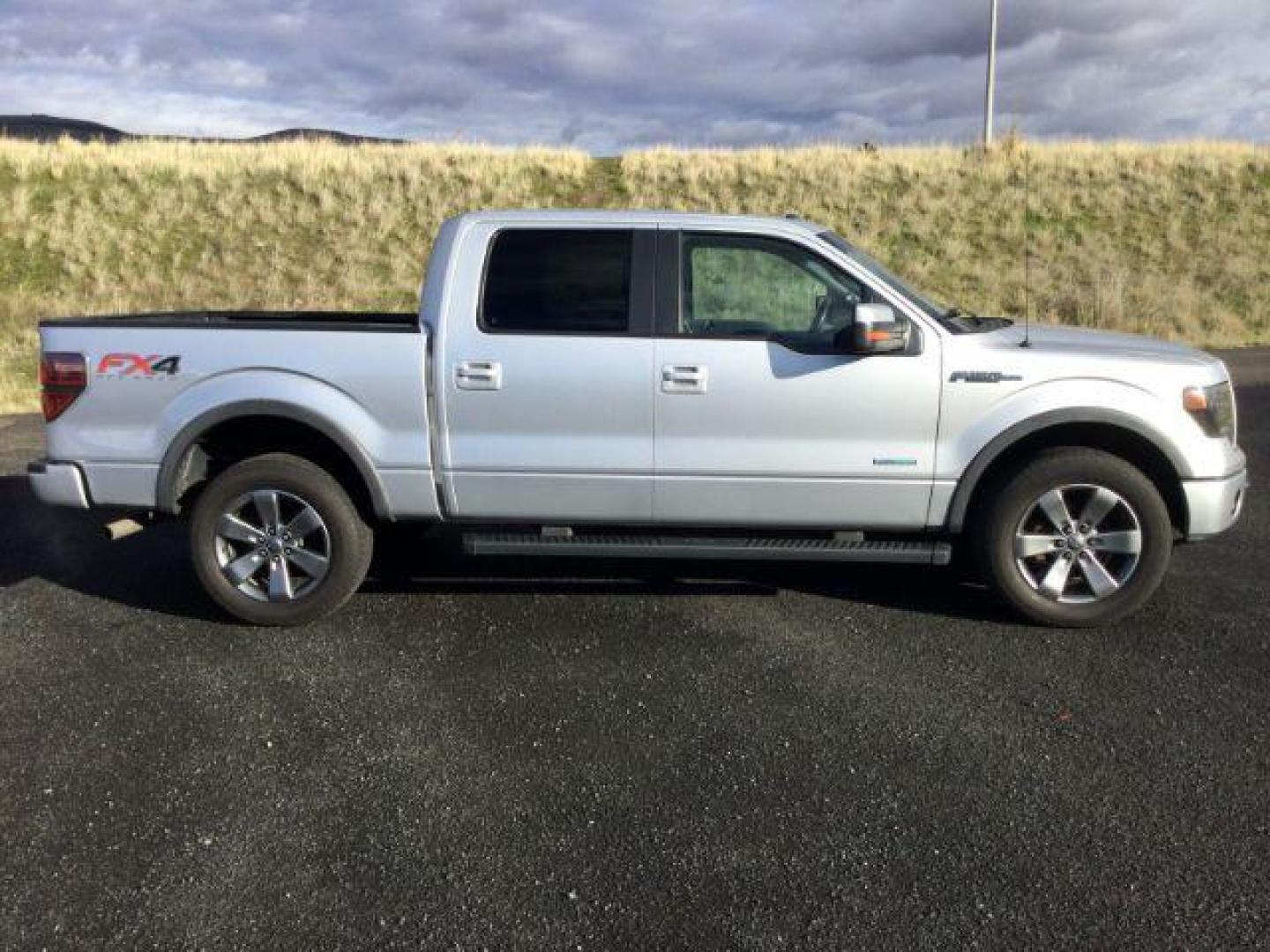 2013 SILVER /BLACK LEATHER Ford F-150 FX4 SuperCrew 5.5-ft. Bed 4WD (1FTFW1ET3DK) with an 3.5L V6 TURBO engine, 6-Speed Automatic transmission, located at 1801 Main Street, Lewiston, 83501, (208) 743-9371, 46.417065, -117.004799 - Photo#13