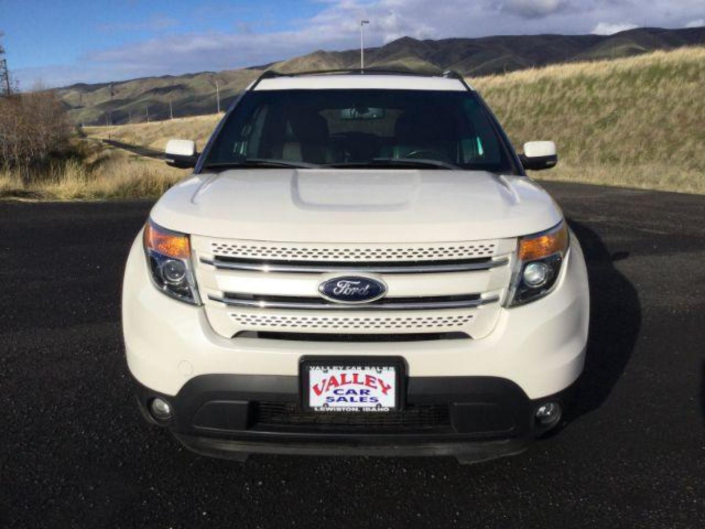 2013 White Platinum Tricoat Metallic Ford Explorer Limited 4WD (1FM5K8F88DG) with an 3.5L V6 DOHC 24V engine, 6-Speed Automatic transmission, located at 1801 Main Street, Lewiston, 83501, (208) 743-9371, 46.417065, -117.004799 - Photo#9