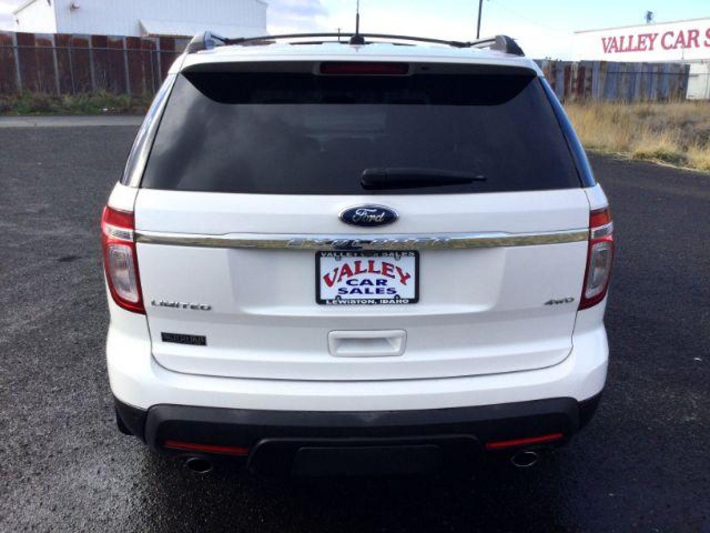 2013 White Platinum Tricoat Metallic Ford Explorer Limited 4WD (1FM5K8F88DG) with an 3.5L V6 DOHC 24V engine, 6-Speed Automatic transmission, located at 1801 Main Street, Lewiston, 83501, (208) 743-9371, 46.417065, -117.004799 - Photo#23