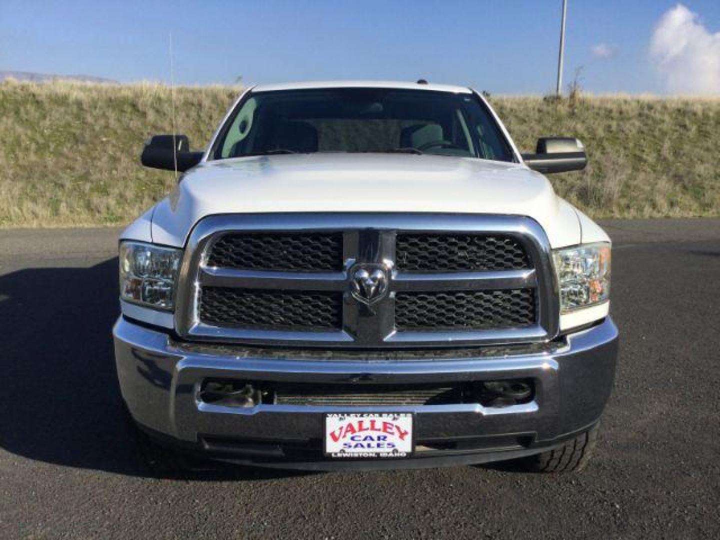 2018 Bright White Clear Coat /Black/Diesel Gray, cloth RAM 3500 Tradesman Crew Cab 4WD (3C63R3GL4JG) with an 6.7L L6 OHV 24V TURBO DIESEL engine, 6-Speed Manual Transmission transmission, located at 1801 Main Street, Lewiston, 83501, (208) 743-9371, 46.417065, -117.004799 - Photo#11