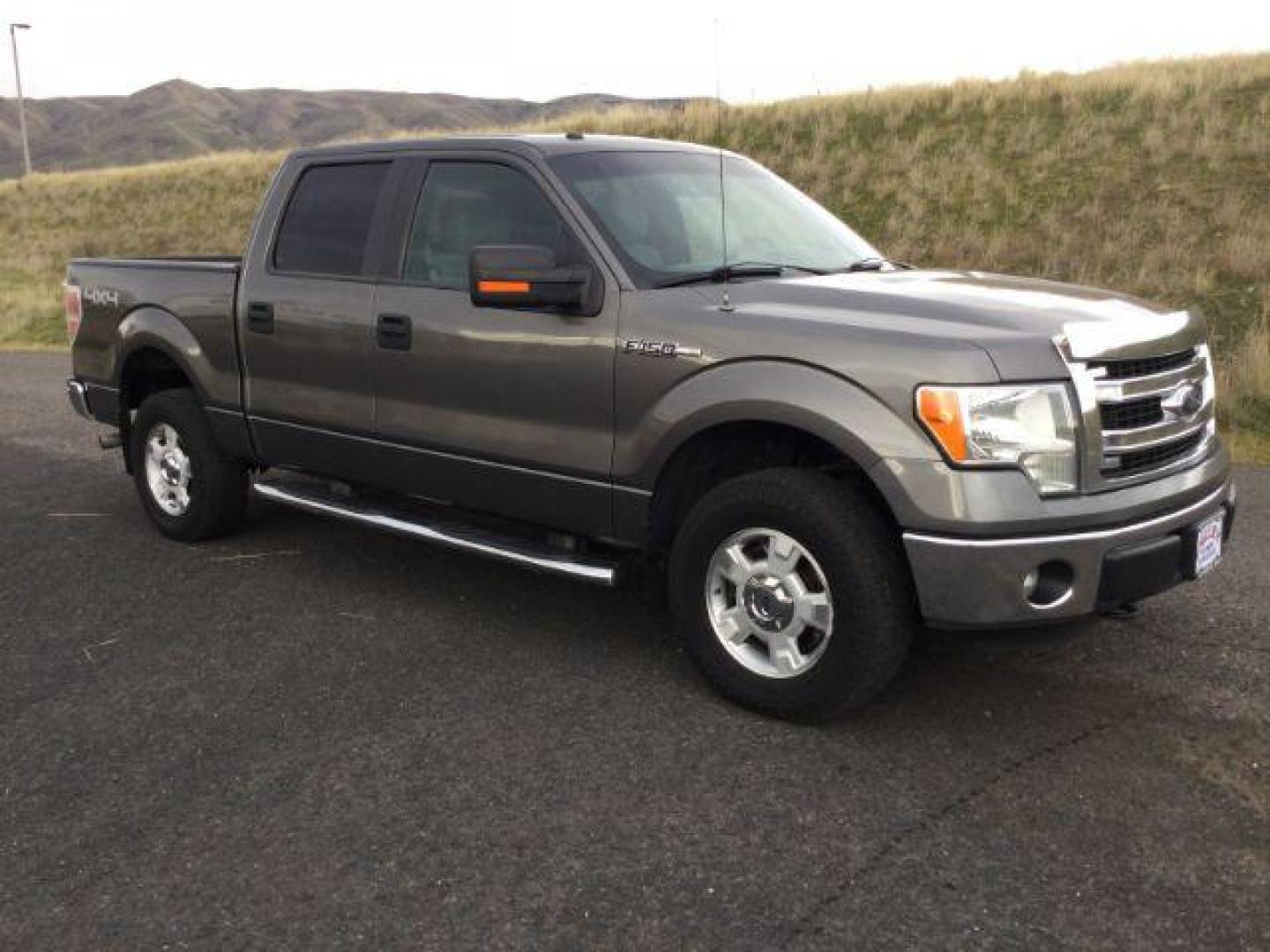 2014 Sterling Gray Metallic /Steel Gray Ford F-150 XLT SuperCrew 5.5-ft. Bed 4WD (1FTFW1EF7EF) with an 5.0L V8 engine, 6-Speed Automatic transmission, located at 1801 Main Street, Lewiston, 83501, (208) 743-9371, 46.417065, -117.004799 - Photo#10