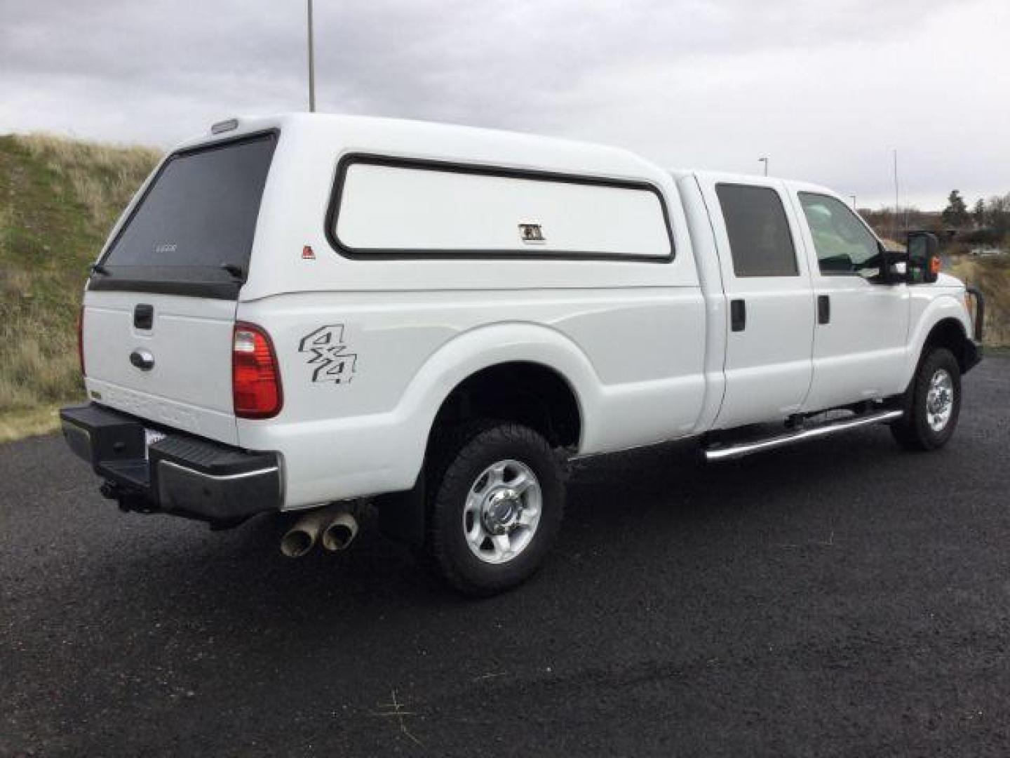 2015 Oxford White /Steel Ford F-350 SD XLT Crew Cab Long Bed 4WD (1FT7W3BTXFE) with an 6.7L V8 OHV 16V DIESEL engine, 6-Speed Automatic transmission, located at 1801 Main Street, Lewiston, 83501, (208) 743-9371, 46.417065, -117.004799 - Photo#10