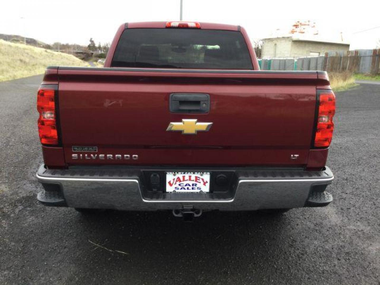 2014 Deep Ruby Metallic /Jet Black/Dark Ash Chevrolet Silverado 1500 2LT Crew Cab 4WD (3GCUKREC0EG) with an 5.3L V8 OHV 16V engine, 6-Speed Automatic transmission, located at 1801 Main Street, Lewiston, 83501, (208) 743-9371, 46.417065, -117.004799 - Photo#16