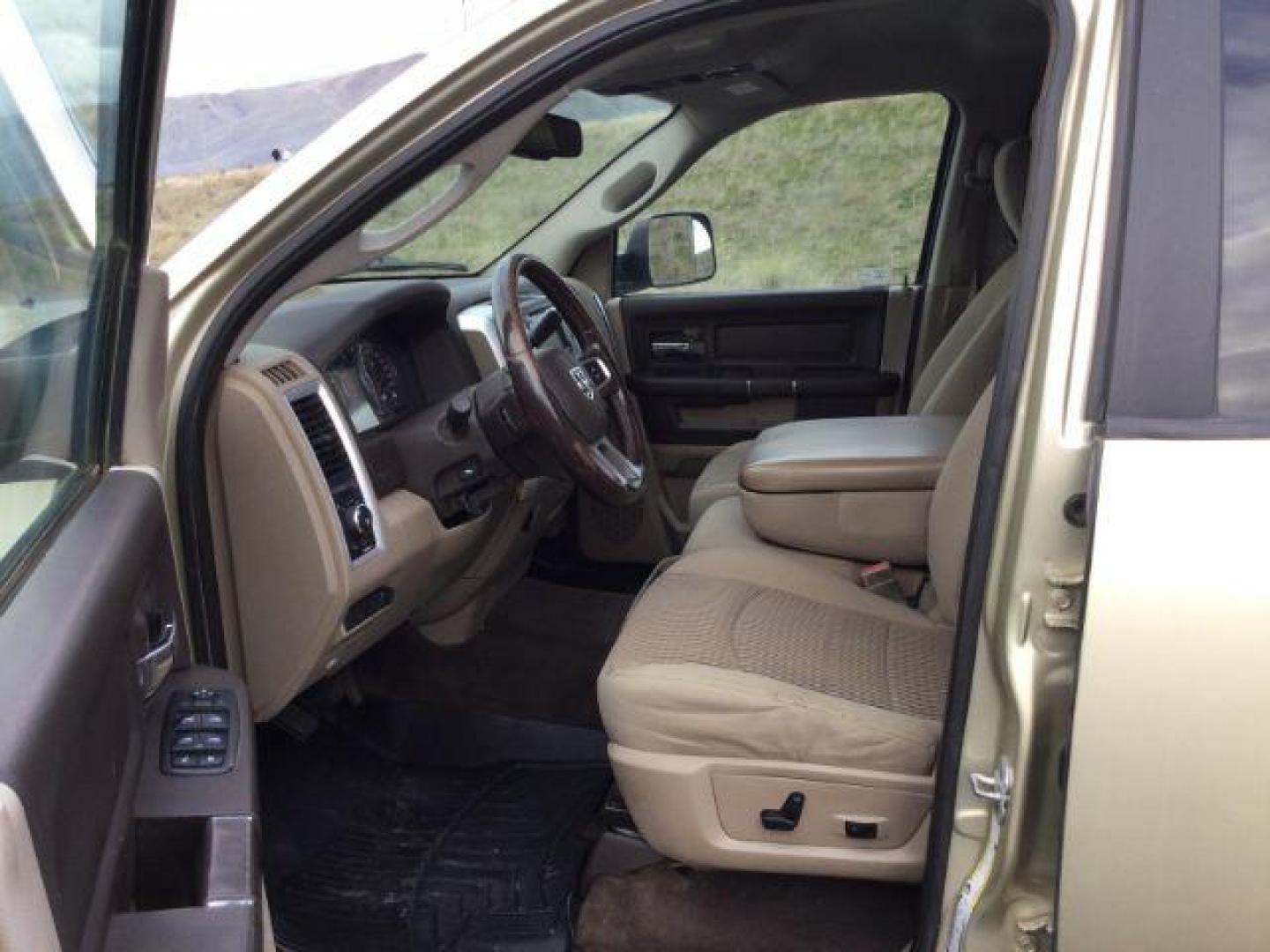 2011 WHITE GOLD /Light Pebble Beige/Bark Brown Cloth Interior RAM 2500 SLT Crew Cab LWB 4WD (3D7UT2CL4BG) with an 6.7L L6 OHV 24V TURBO DIESEL engine, 6-Speed Automatic transmission, located at 1801 Main Street, Lewiston, 83501, (208) 743-9371, 46.417065, -117.004799 - Photo#4