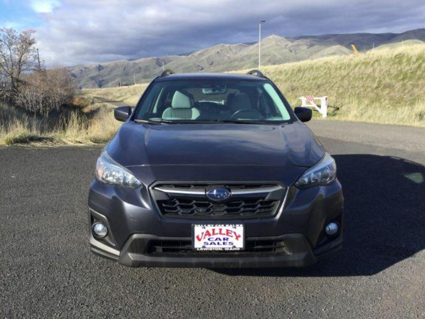 2018 Dark Gray Metallic /Gray Cloth with Orange Stitching, cloth Subaru Crosstrek 2.0i Premium CVT (JF2GTACC5JH) with an 2.0L L4 DOHC 16V engine, Continuously Variable Transmission transmission, located at 1801 Main Street, Lewiston, 83501, (208) 743-9371, 46.417065, -117.004799 - Photo#12