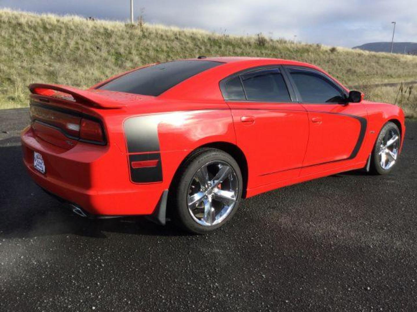 2014 red /red leather DODGE CHARGER R/T max (2C3CDXCT2EH) with an 5.7 HEMI V8 engine, 6-SPEED AUTOMATIC transmission, located at 1801 Main Street, Lewiston, 83501, (208) 743-9371, 46.417065, -117.004799 - Photo#9