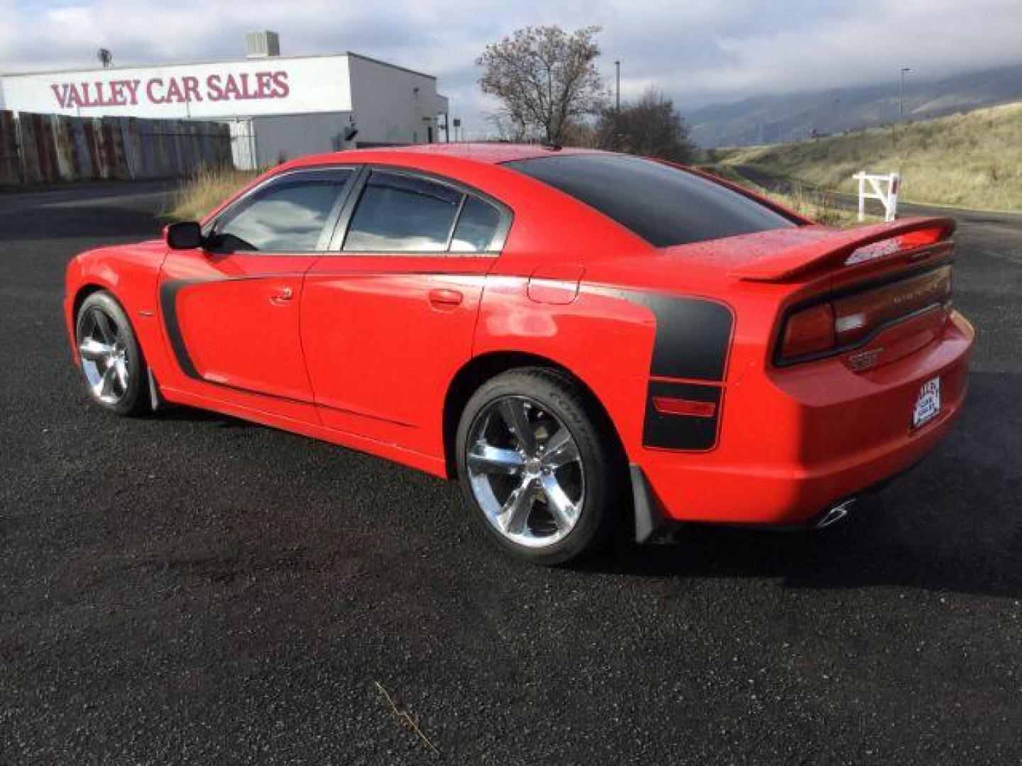 2014 red /red leather DODGE CHARGER R/T max (2C3CDXCT2EH) with an 5.7 HEMI V8 engine, 6-SPEED AUTOMATIC transmission, located at 1801 Main Street, Lewiston, 83501, (208) 743-9371, 46.417065, -117.004799 - Photo#2