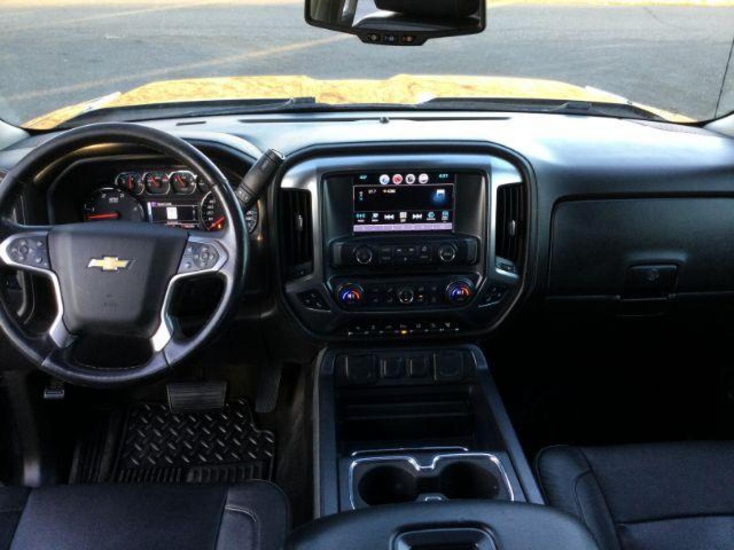 2016 GRAY /JET BLACK CHEVROLET Silverado 3500HD LTZ CREW CAB 4X4 (1GC4K0E85GF) with an 6.6L V8 OHV 32V TURBO DIESEL engine, 6-SPEED AUTOMATIC transmission, located at 1801 Main Street, Lewiston, 83501, (208) 743-9371, 46.417065, -117.004799 - Photo#16